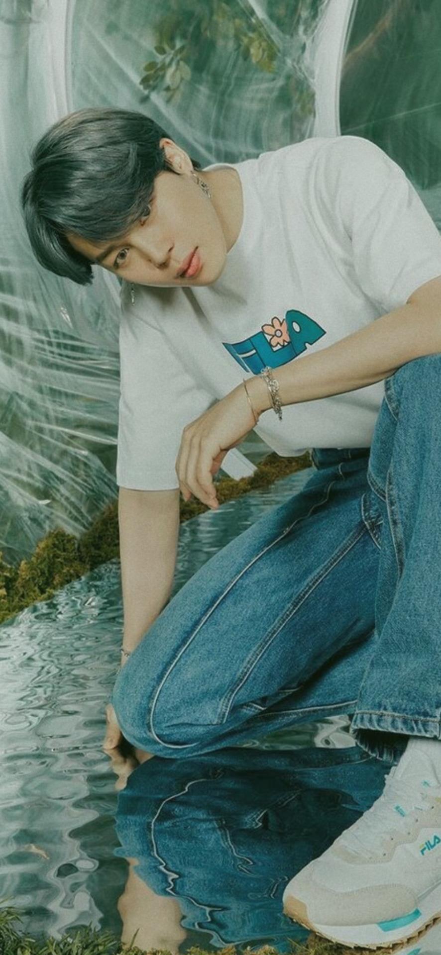886x1920 bts green
