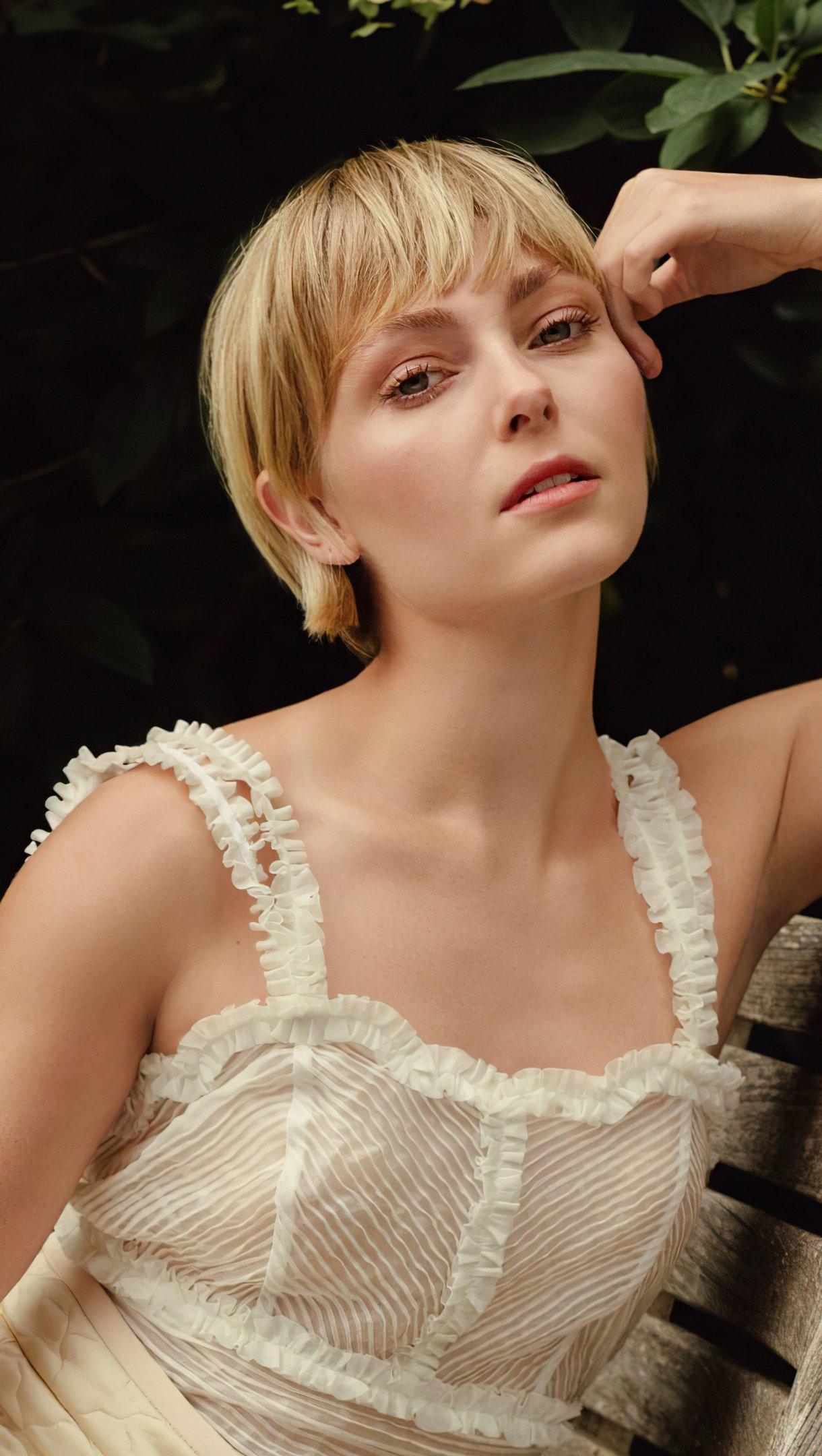 1220x2160 AnnaSophia Robb 2020 Wallpaper 4k Ultra HD