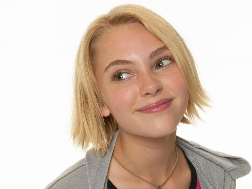 1024x768 AnnaSophia Robb Wallpaper Robb Wallpaper