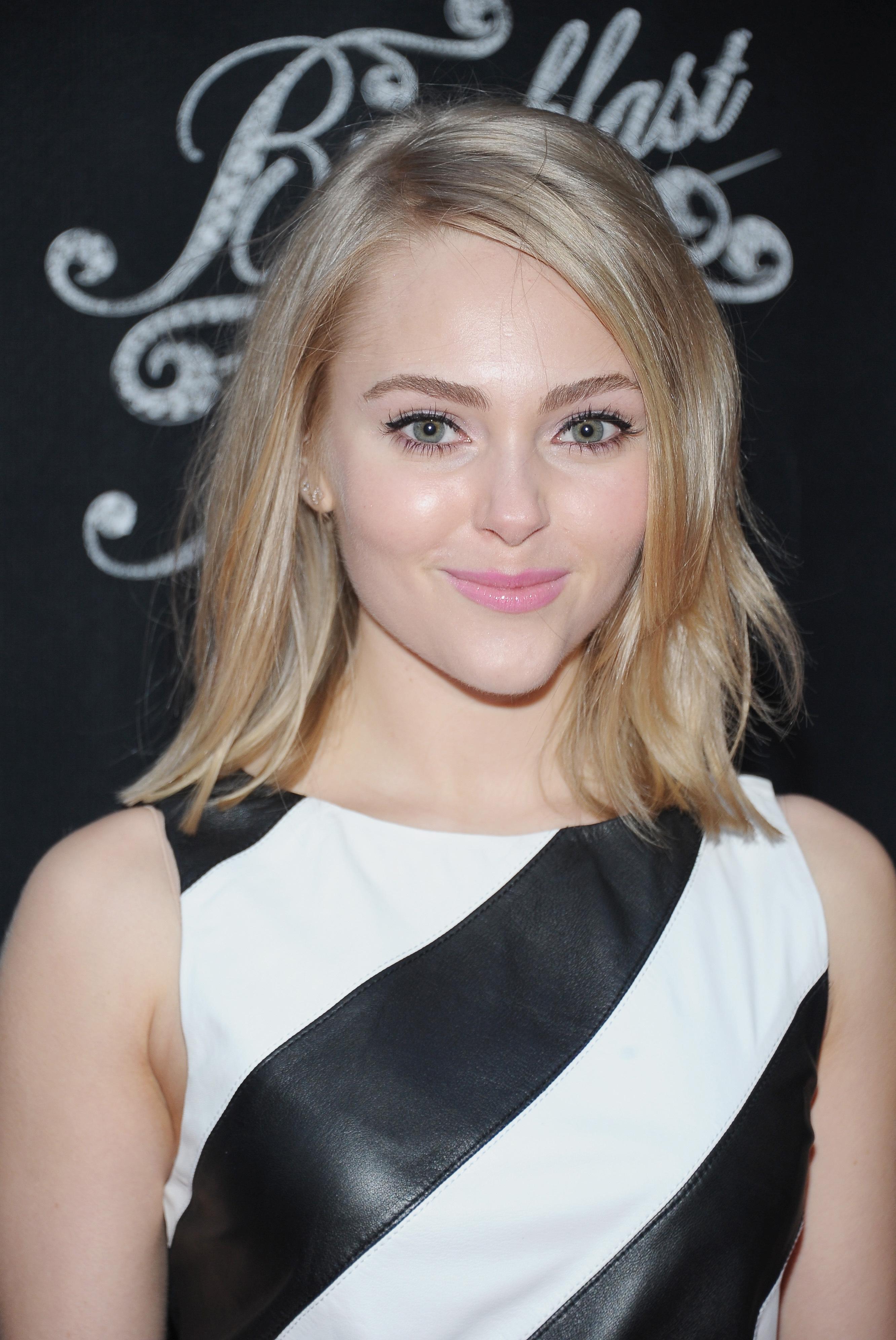 2664x3984 Download annasophia image for free