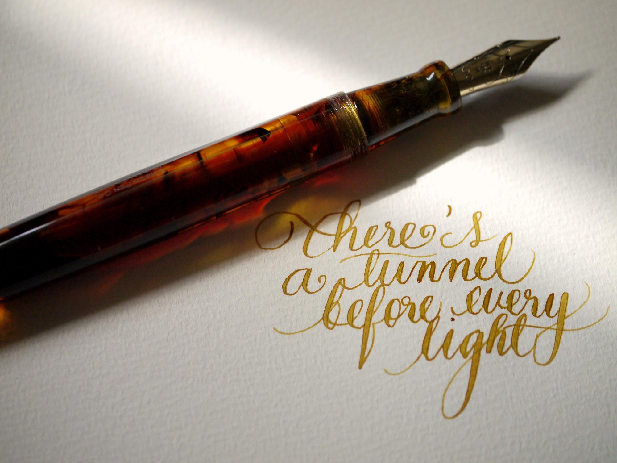 2000x1500 Fountain pen wallpaper for 2012