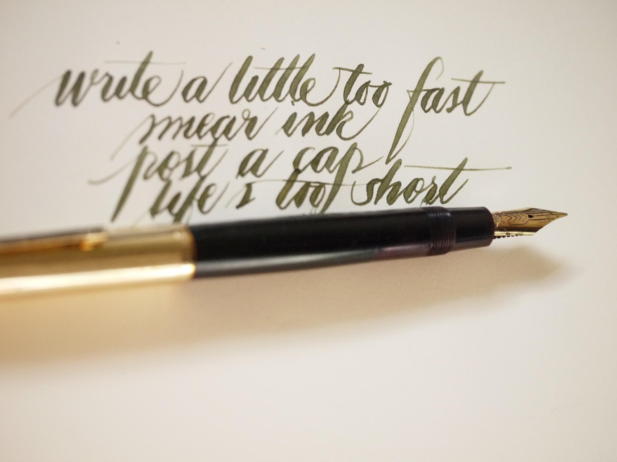 2000x1500 Fountain pen wallpaper for 2012