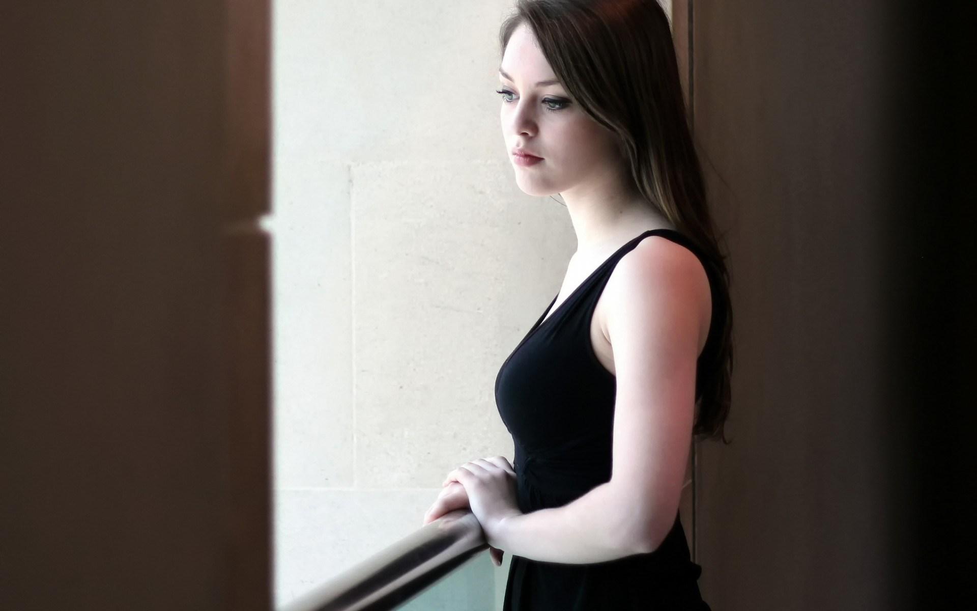1920x1200 Hot Girls Wallpaper In Black Dress