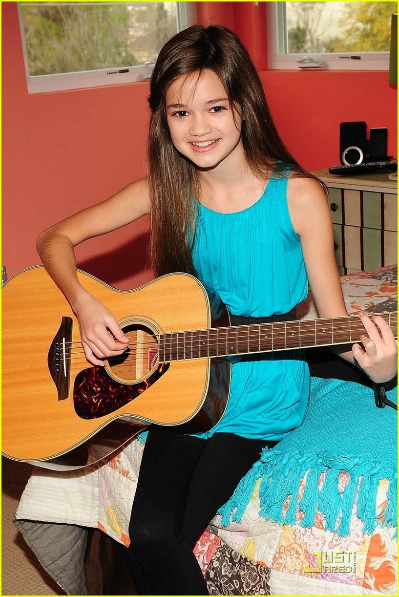 817x1222 Ciara Bravo Photo
