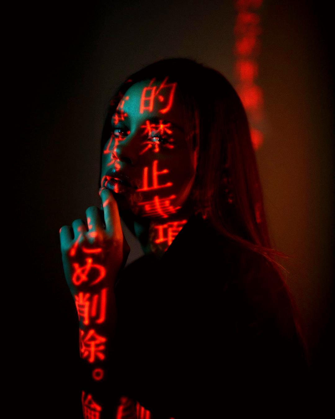 1080x1350 R E D R O O M