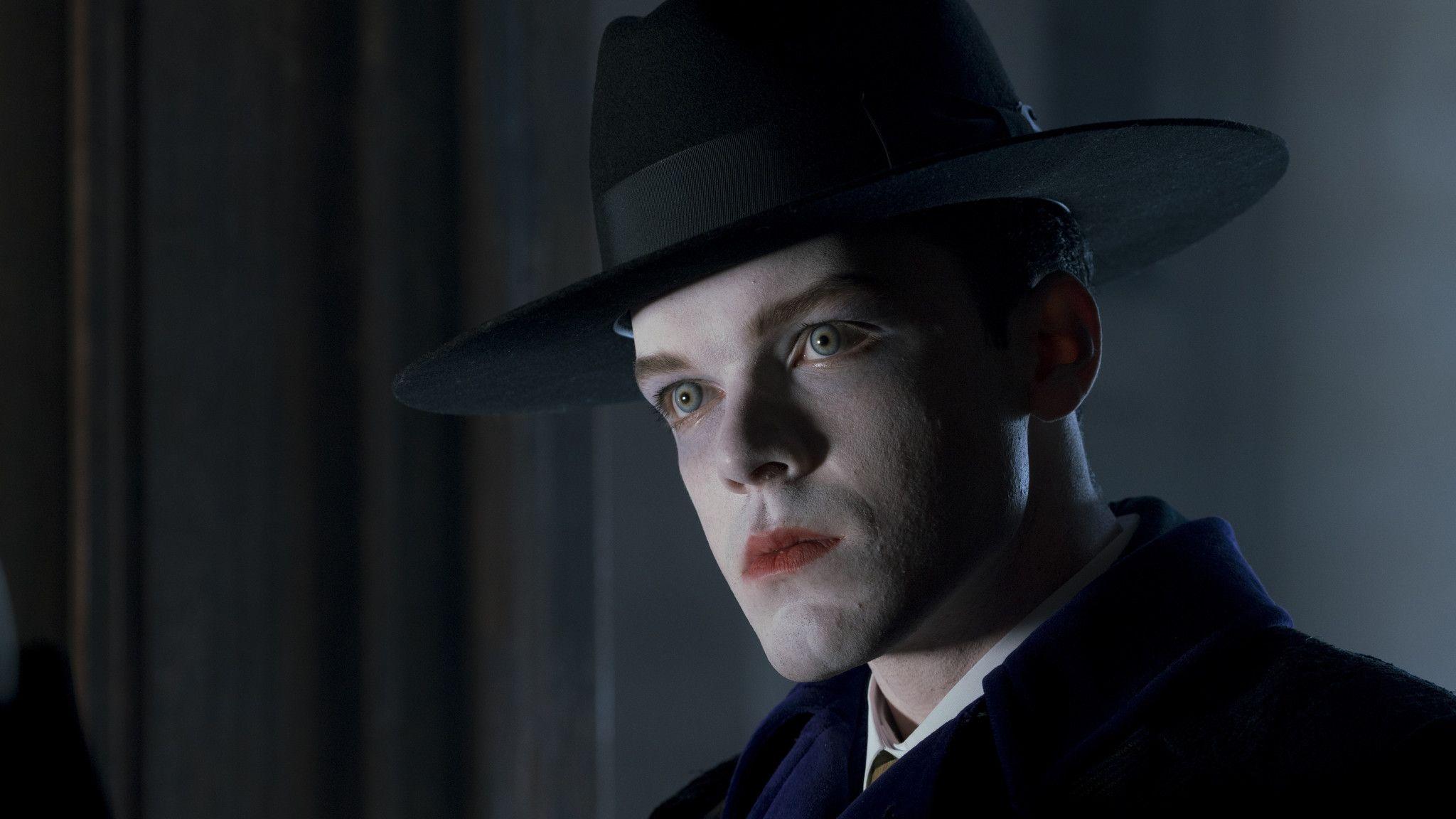 2048x1152 Cameron Monaghan As Joker In Gotham 2048x1152 Resolution