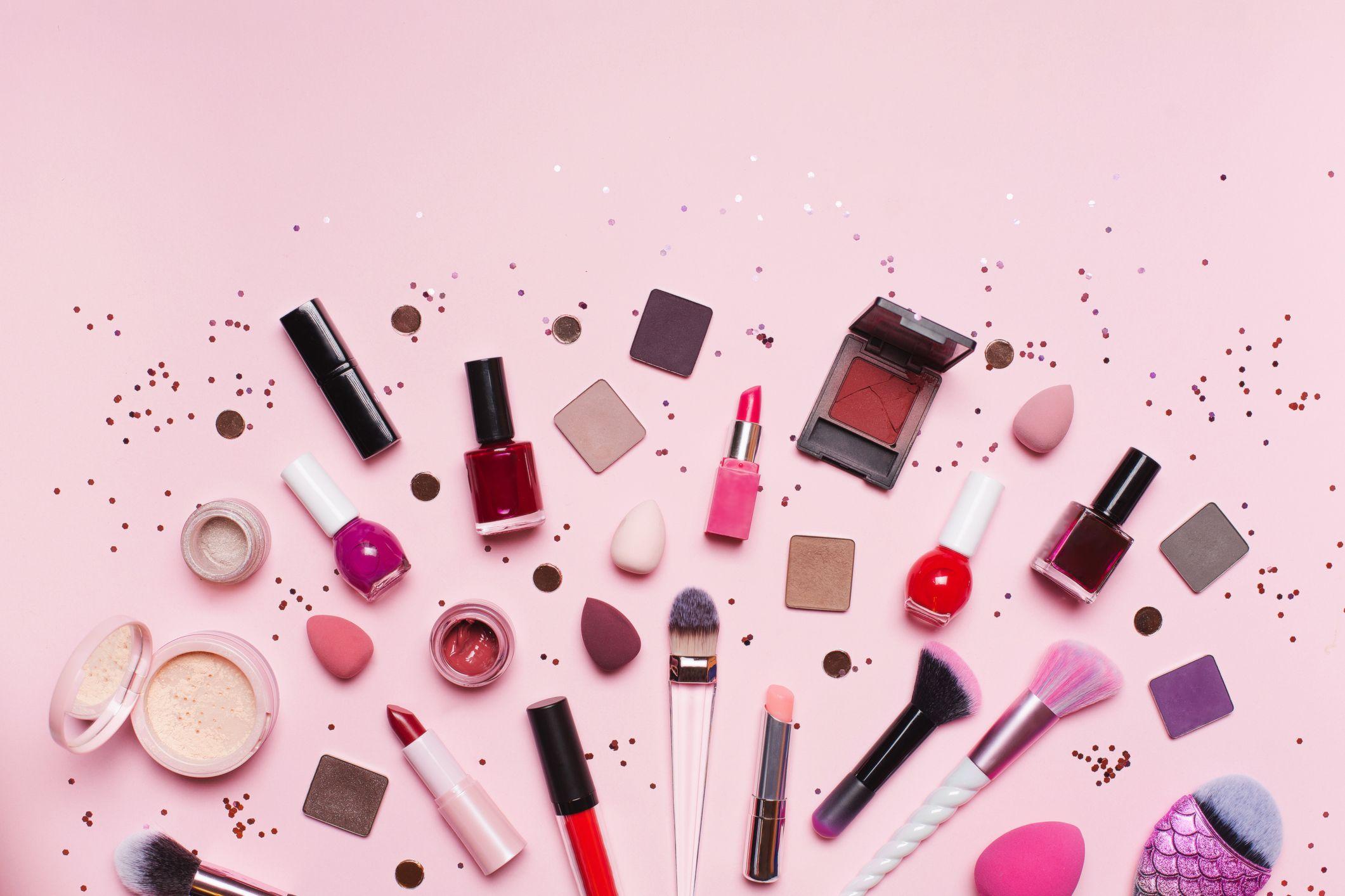 2121x1414 When to Throw Away Expired Makeup and Beauty Products to Toss Old Makeup
