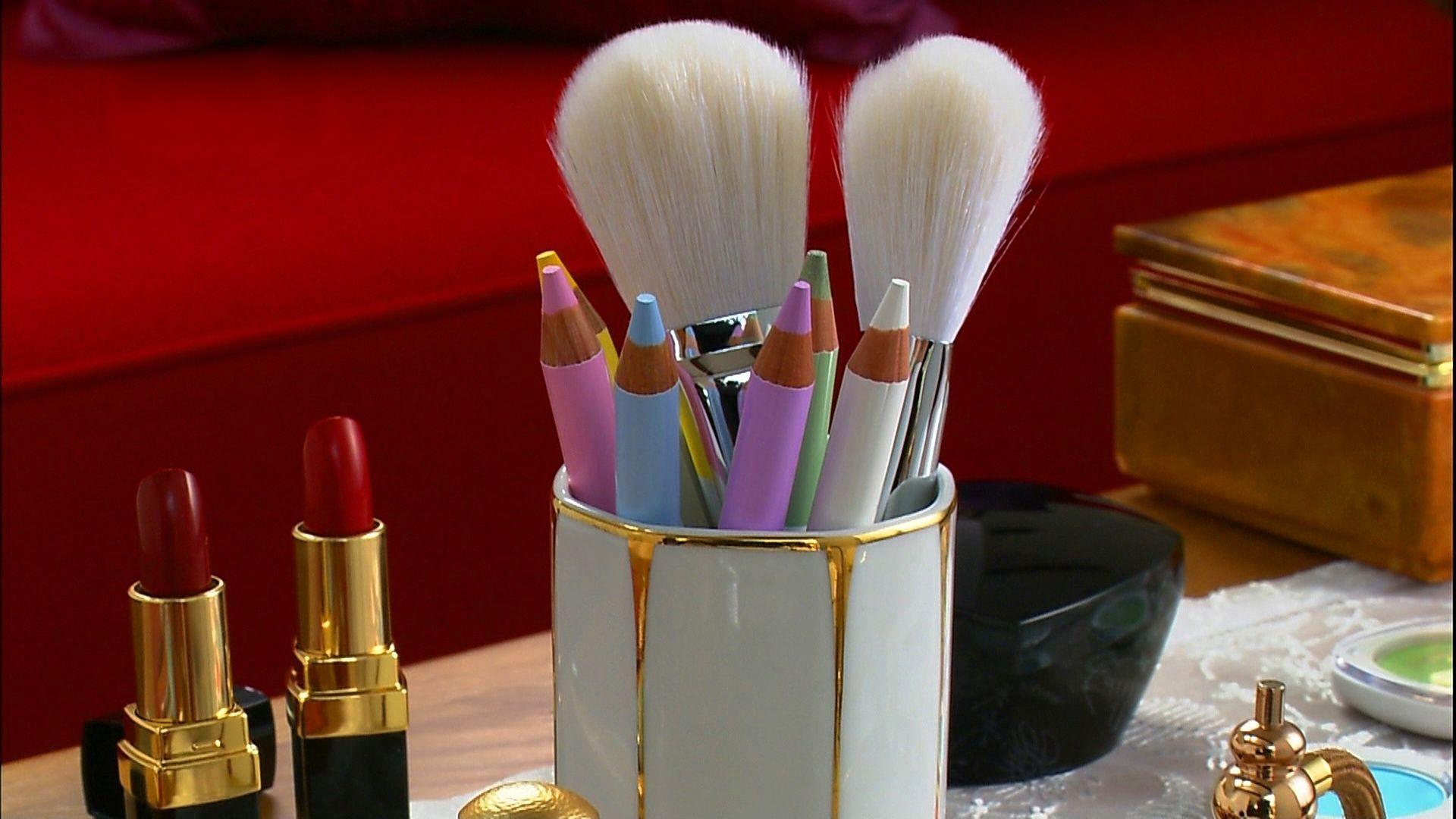 1920x1080 Wallpaper makeup, brush, pencil, lipstick, color desktop wallpaper