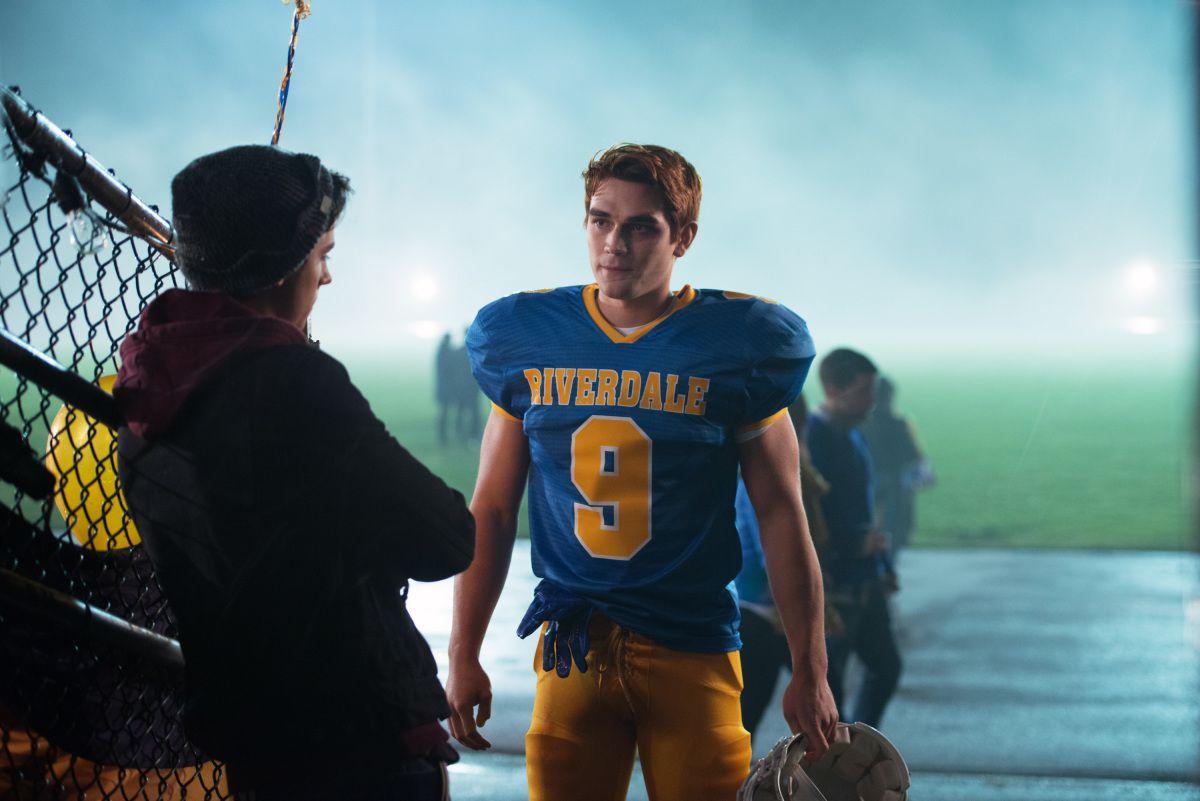 1200x801 Riverdale fans aren't down with a 'perfect' Archie Andrews