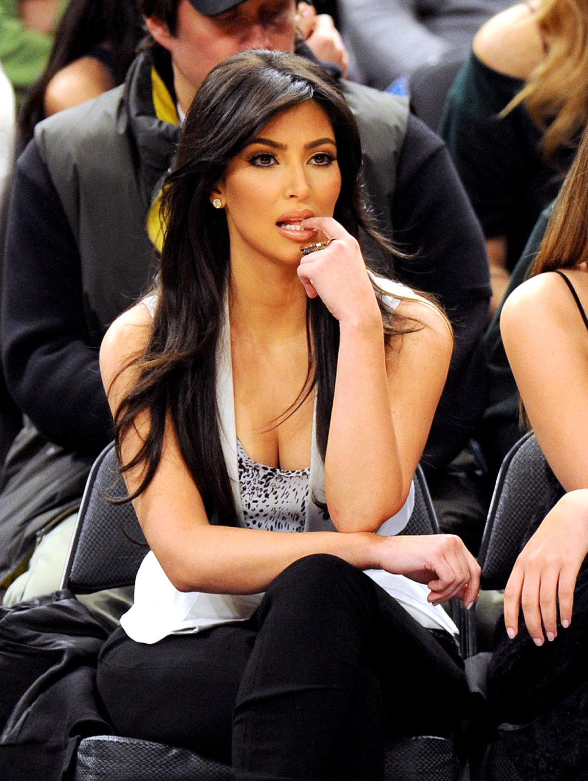 1205x1600 Kim Kardashian Desktop Wallpaper