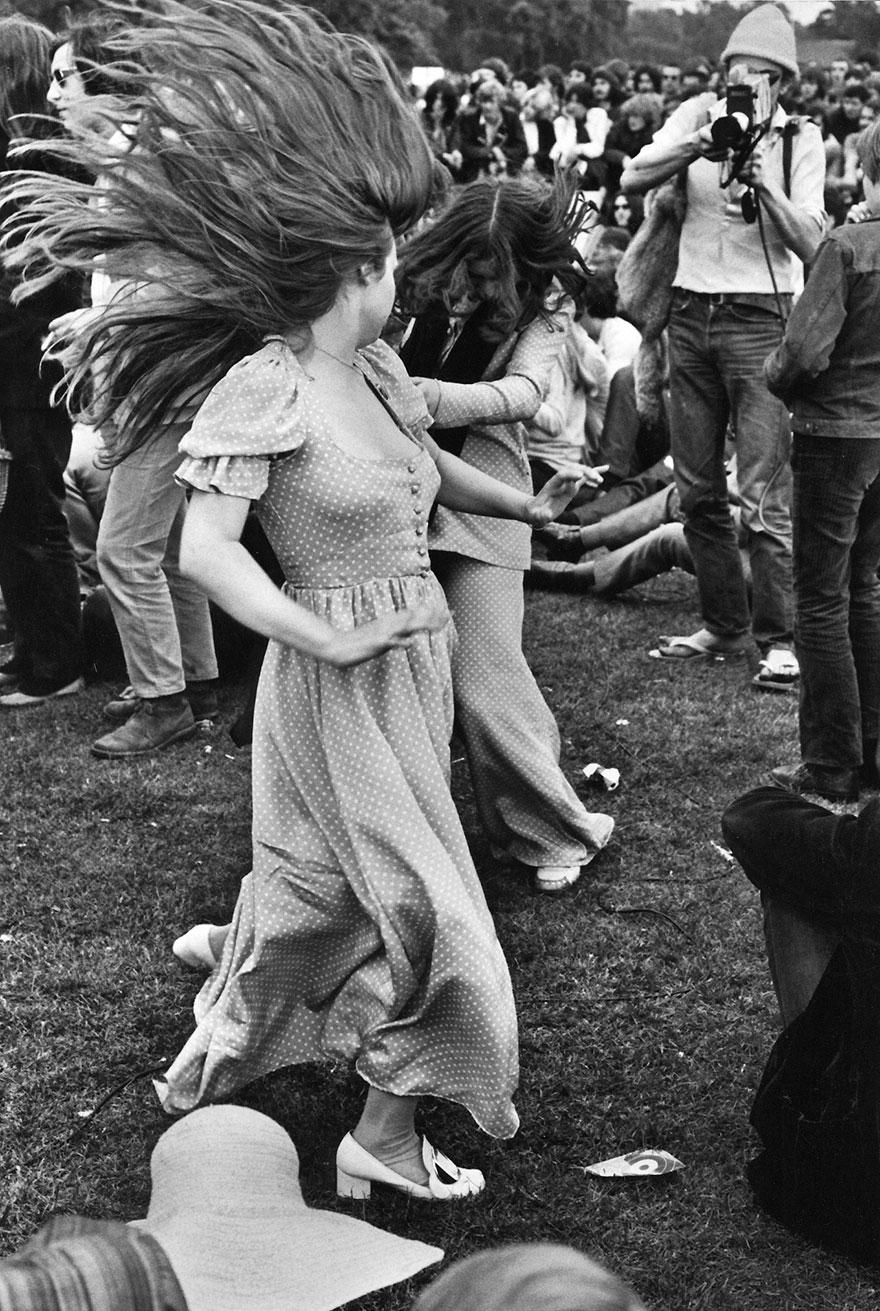 880x1311 Girls From Woodstock 1969 Show The Origin Of Today's Fashion