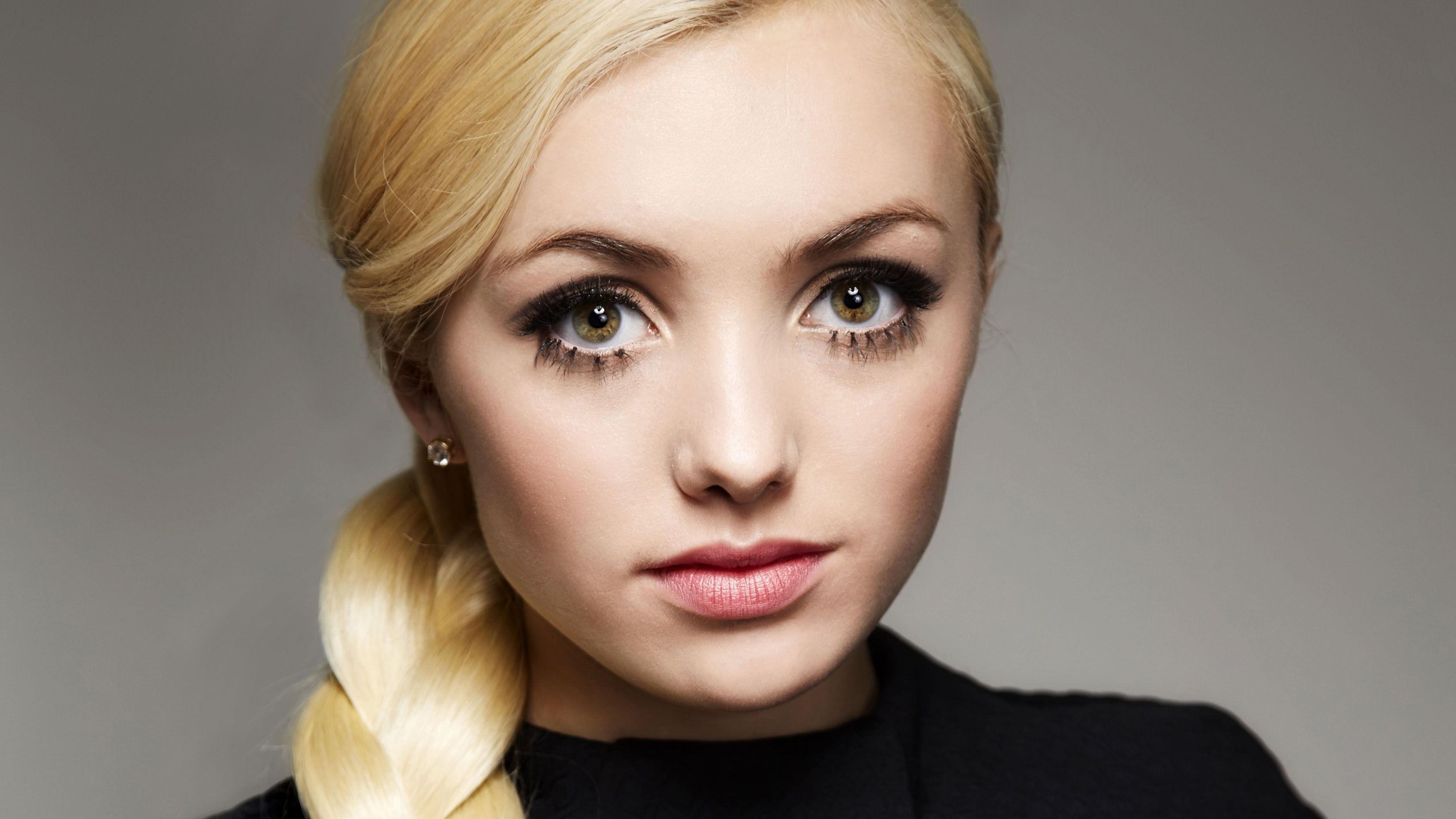 3300x1856 Blonde With Big Eyes, Actress Peyton Roy Liszt's Face Close Up Desktop Wallpaper 1920x1080