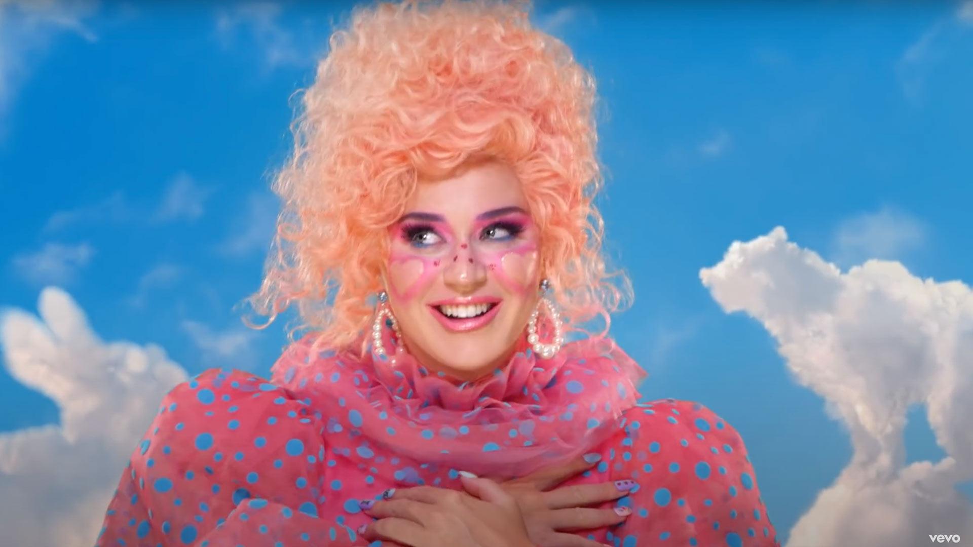 1920x1080 Pregnant Katy Perry Drops Gaming Themed 'Smile' Music Video
