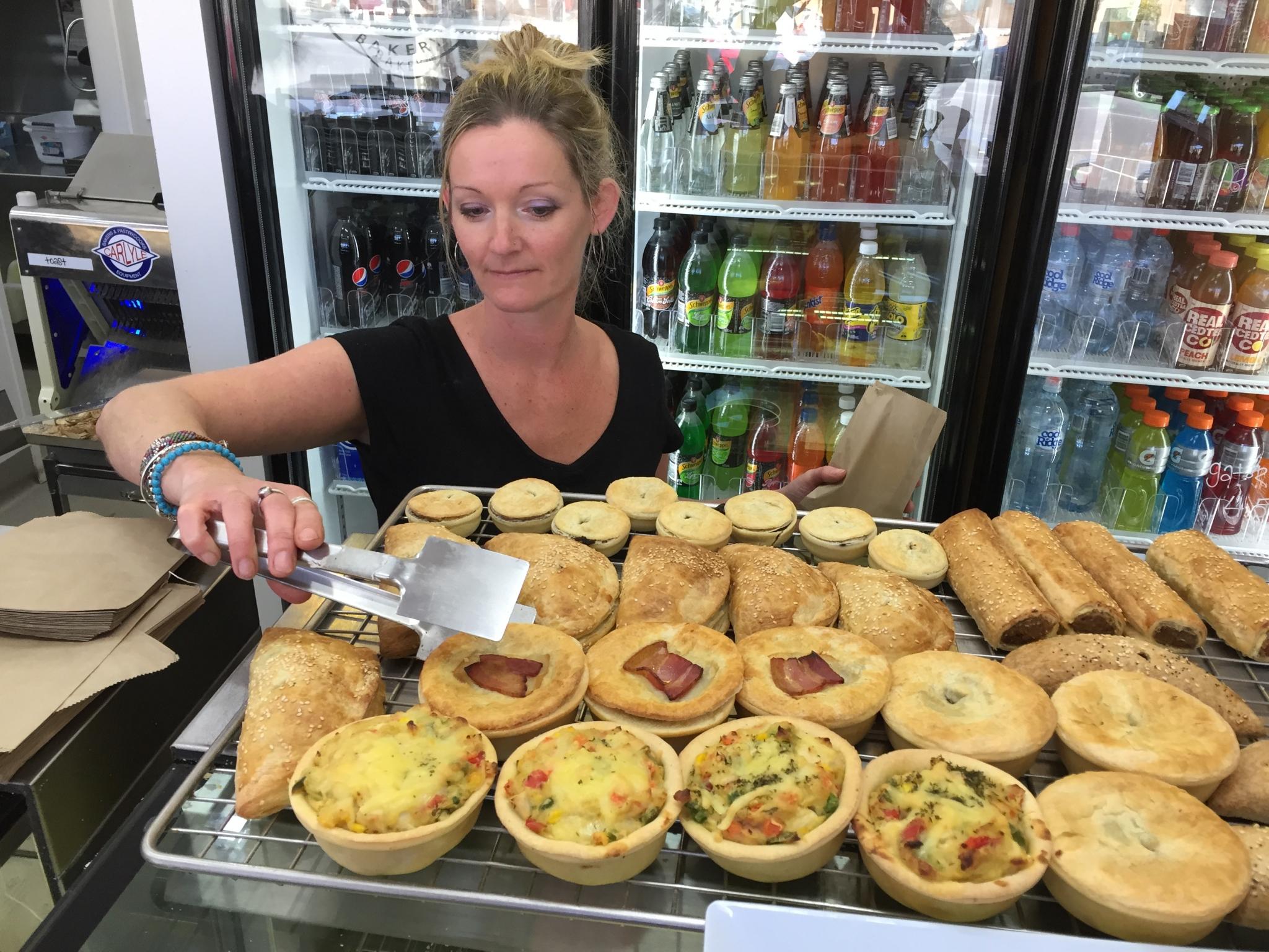 2048x1536 Ode to the Australian meat pie