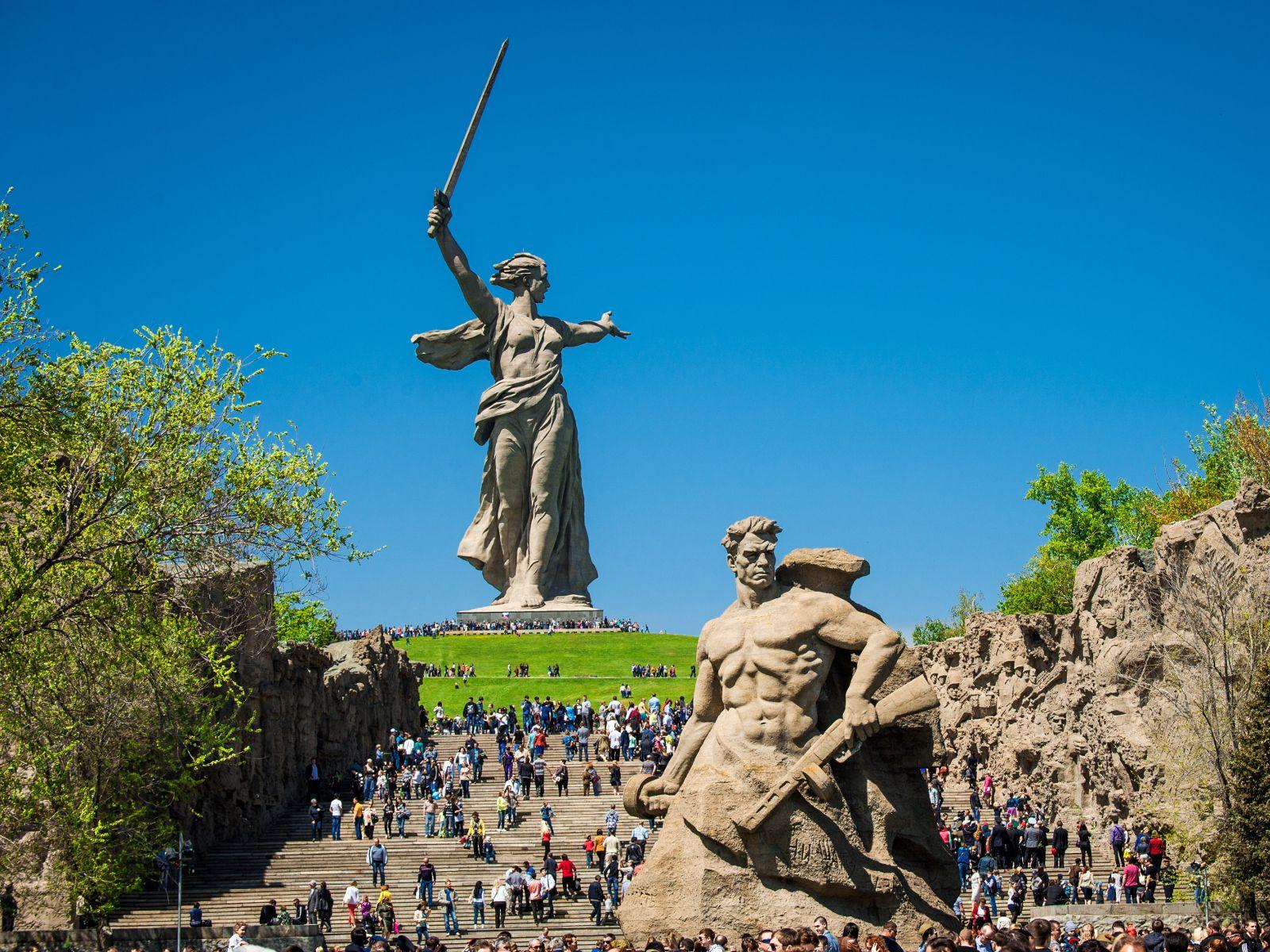 1600x1200 Image result for mamayev kurgan statue. Volgograd, Russia tours, River cruises