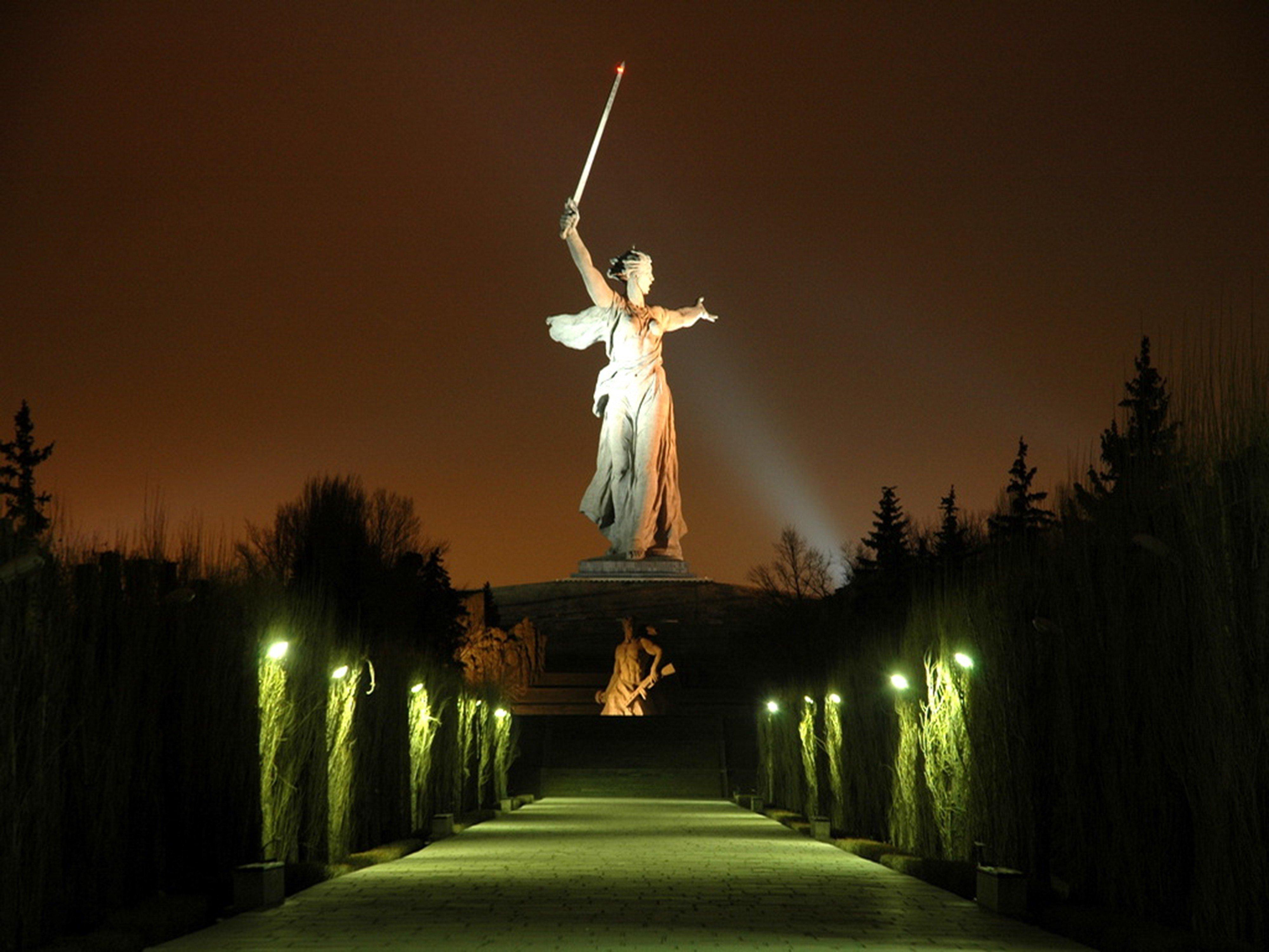 4000x3000 Mother Russia victory monument Stalingrad Volgograd soviet urss war wwII WW2 wallpaperx3000