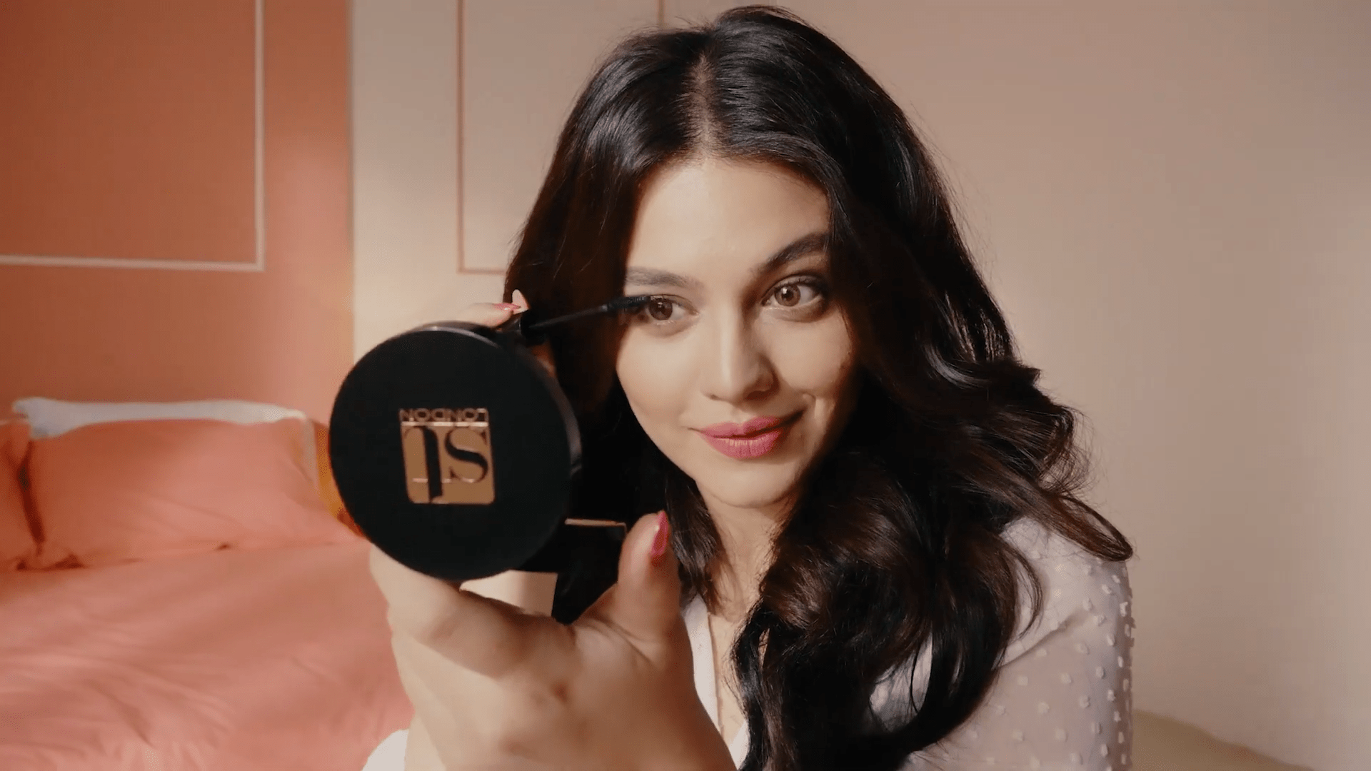 1920x1080 ST London and Zara Noor Abbas want you to #OwnYourLook and be confident about what you like