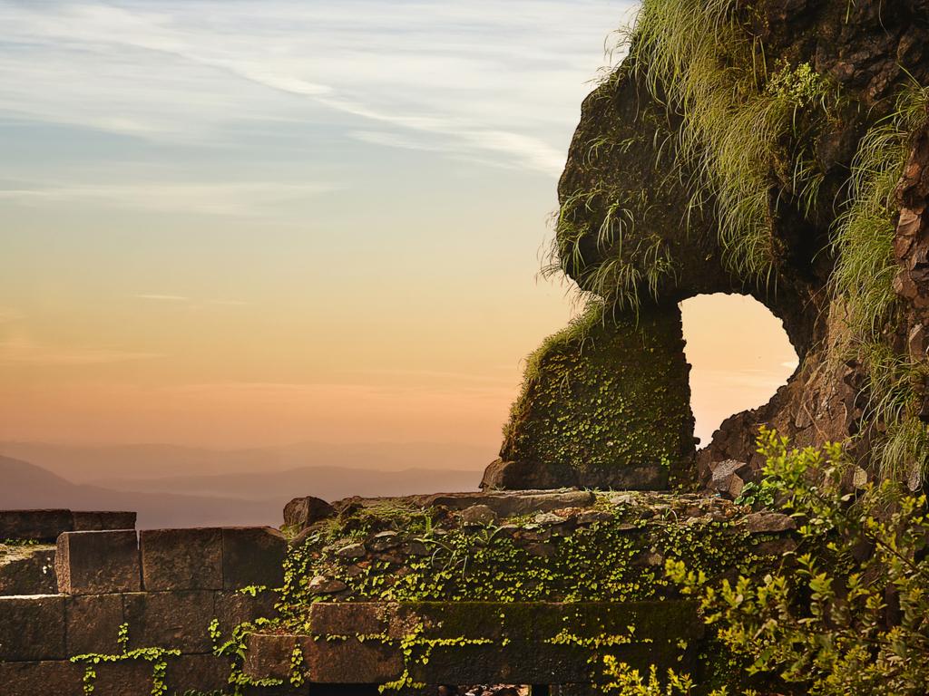 1024x768 Photos: At Lohagad Fort near Lonavala