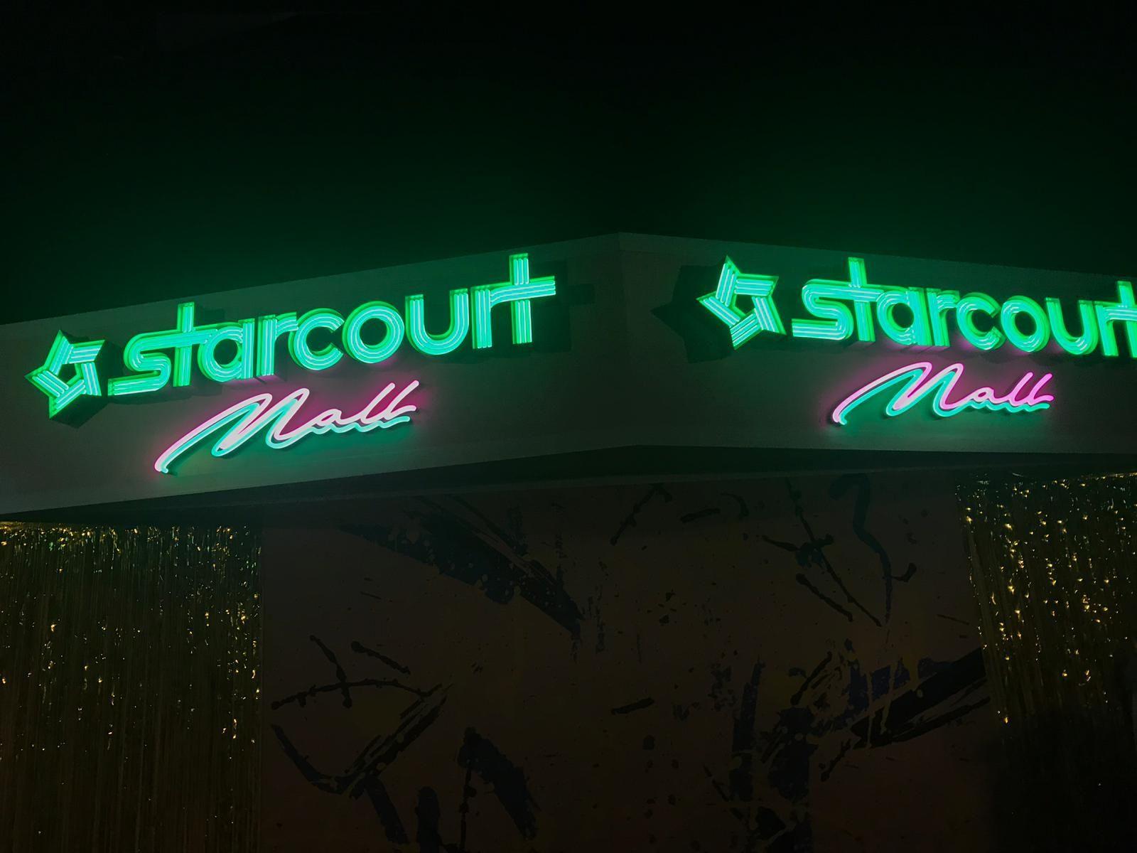 1600x1200 stranger things starcourt mall. Stranger things aesthetic, Stranger things, Stranger things have happened