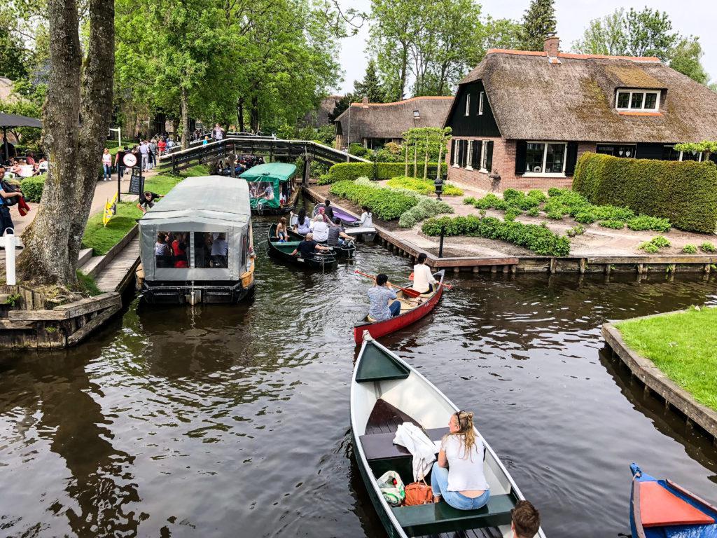 1024x768 A Weekend Getaway in Giethoorn, Netherlands, Giethoorn, Netherlands (B)