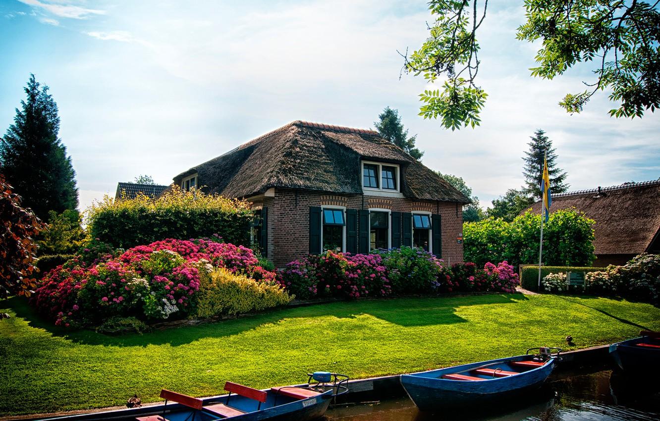 1332x850 Wallpaper greens, the sky, grass, the sun, trees, flowers, house, lawn, boats, garden, channel, Netherlands, the bushes, Giethoorn village image for desktop, section природа