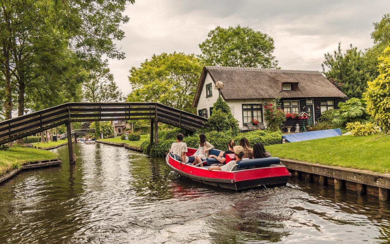 1280x800 Giethoorn Village Netherlands