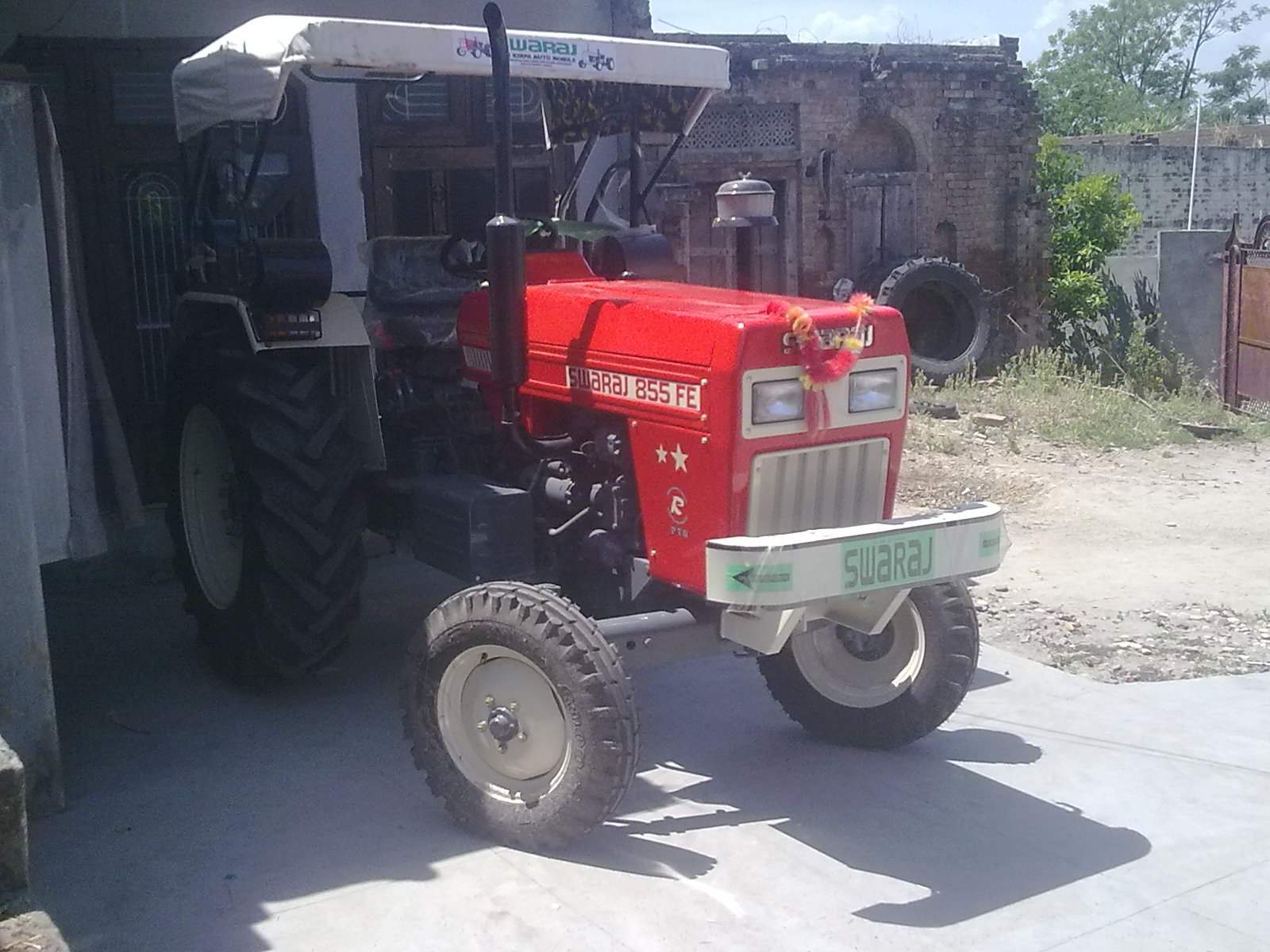 1600x1200 Swaraj 855 Tractor