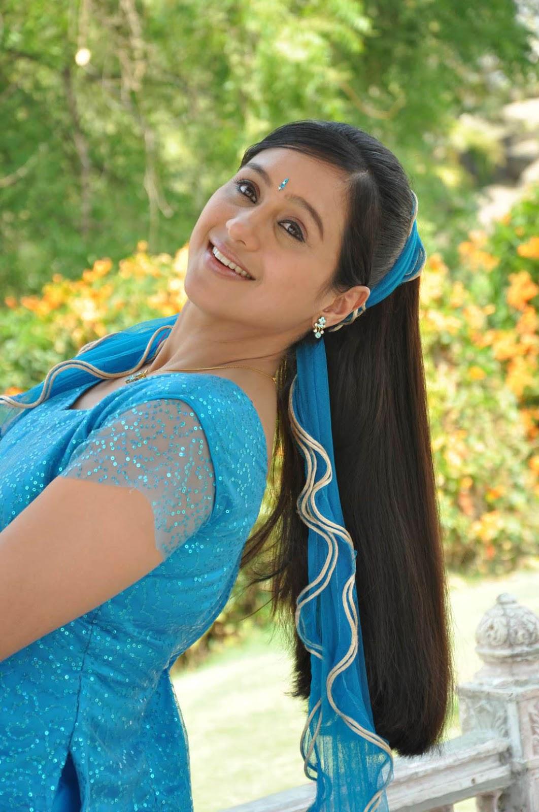 1062x1600 DevayaniFree Devayani Desktop Background