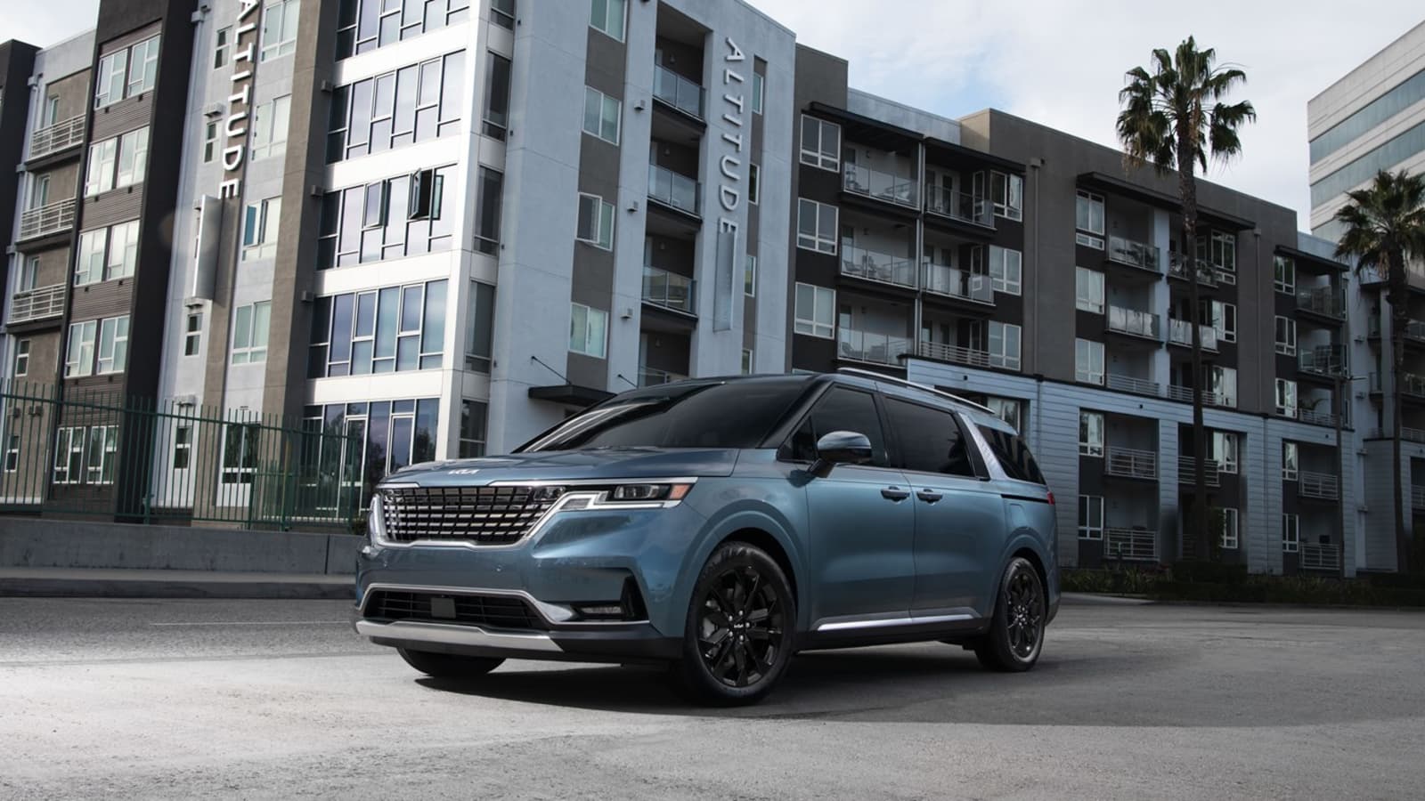 1600x900 Kia Unveils 2022 Carnival As New SUV Inspired Minivan With VIP Seating