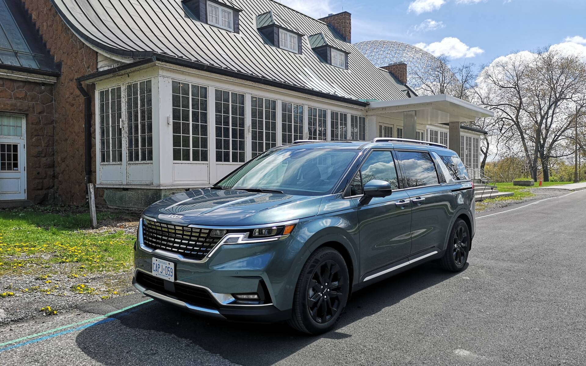 1920x1200 Kia Carnival: There's No Shame in Being a Minivan Car Guide