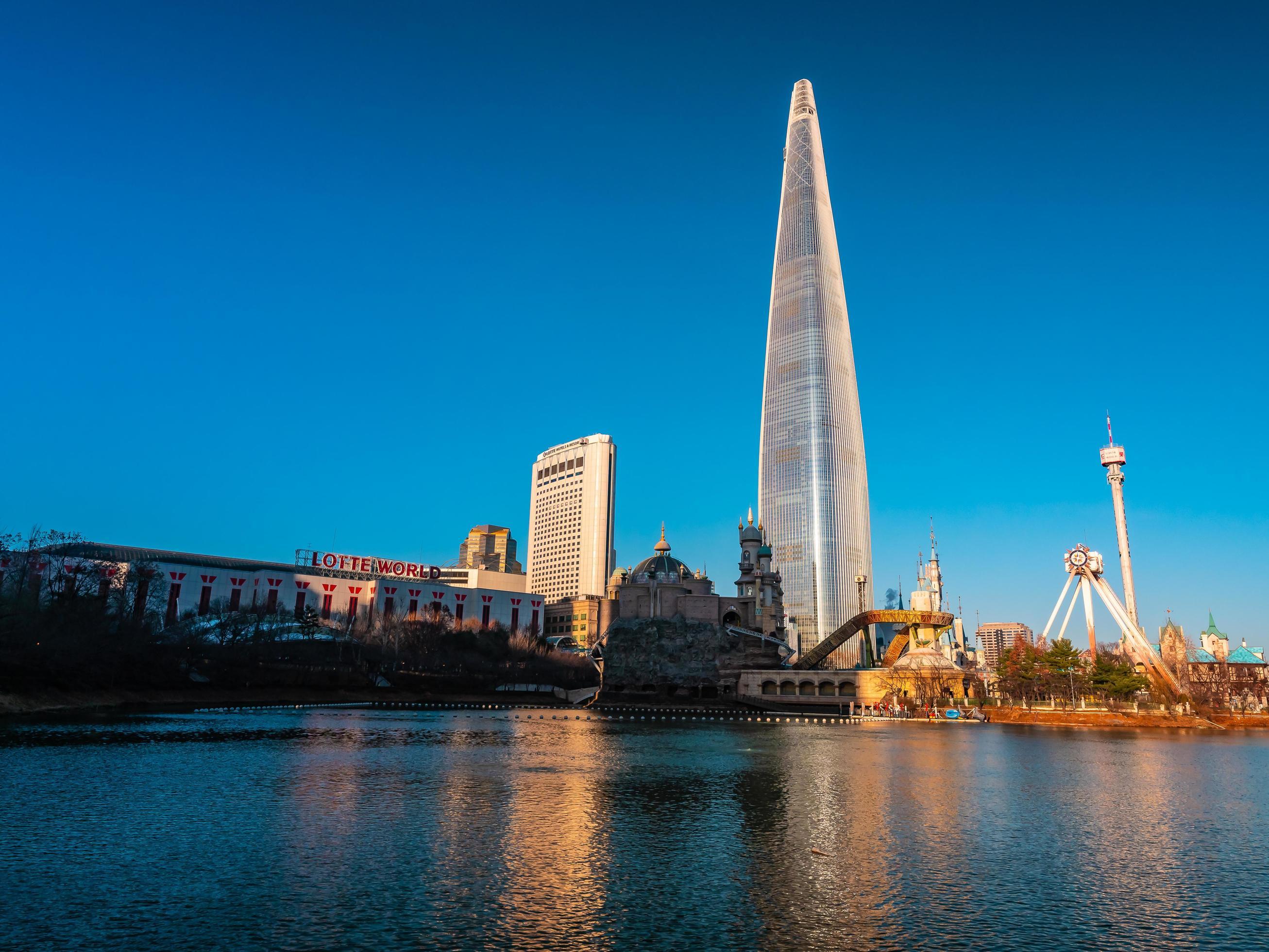 2613x1960 Lotte World Tower in Seoul City, South Korea