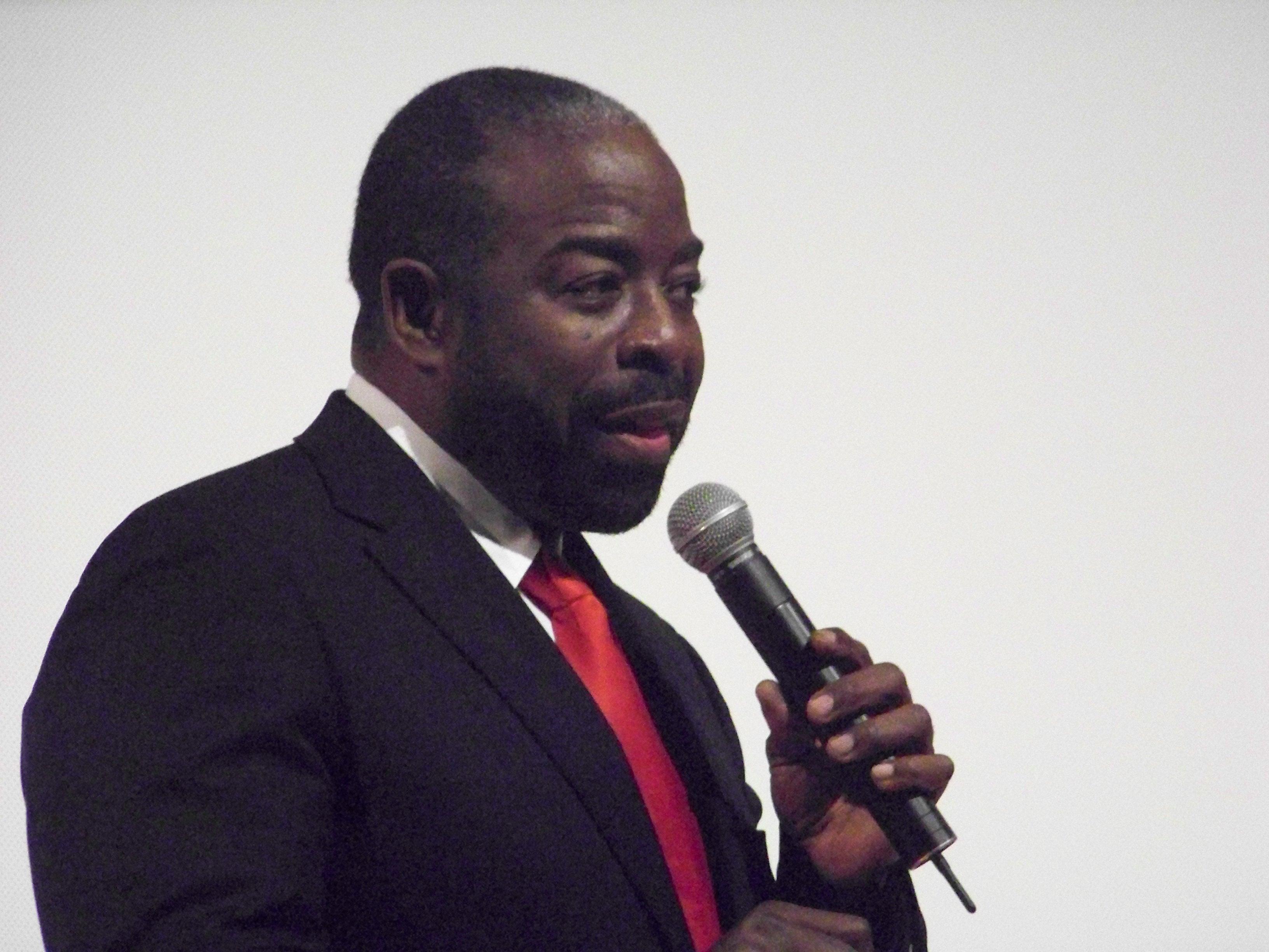 3264x2448 Les Brown