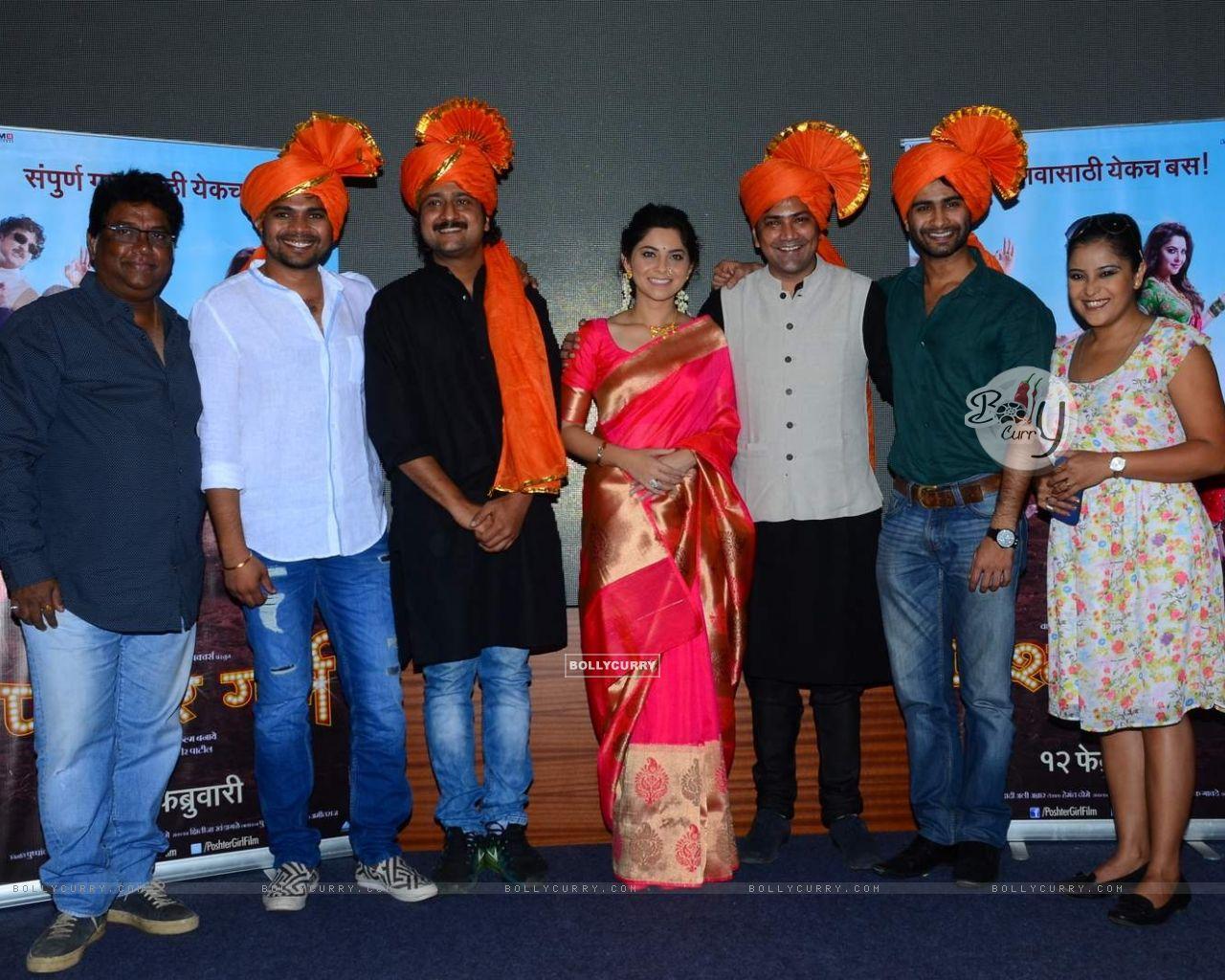 1280x1024 Wallpaper Kulkarni, Jitendra Joshi and Aniket Vishwasrao at Launch of Marathi Film 'Poshter Girl' size:1280x1024