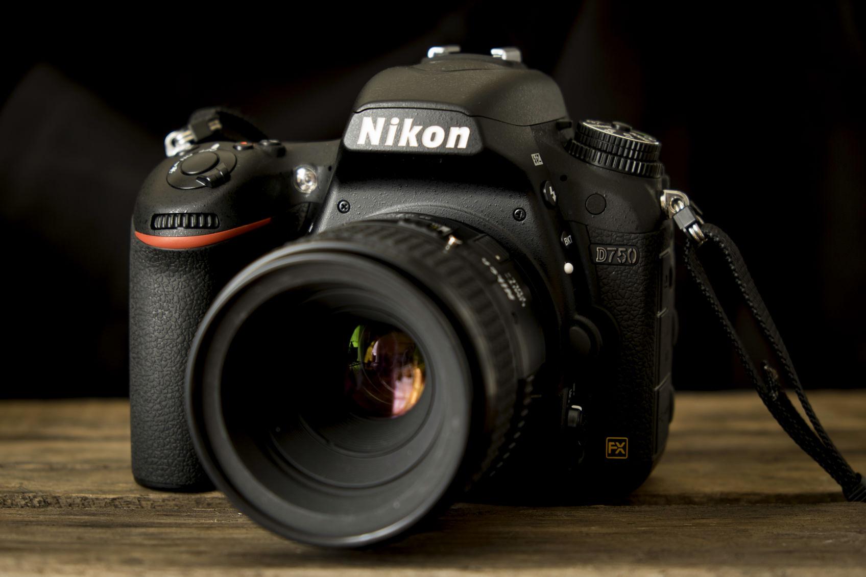 1696x1131 Head To Head: Nikon D500 Vs. D750