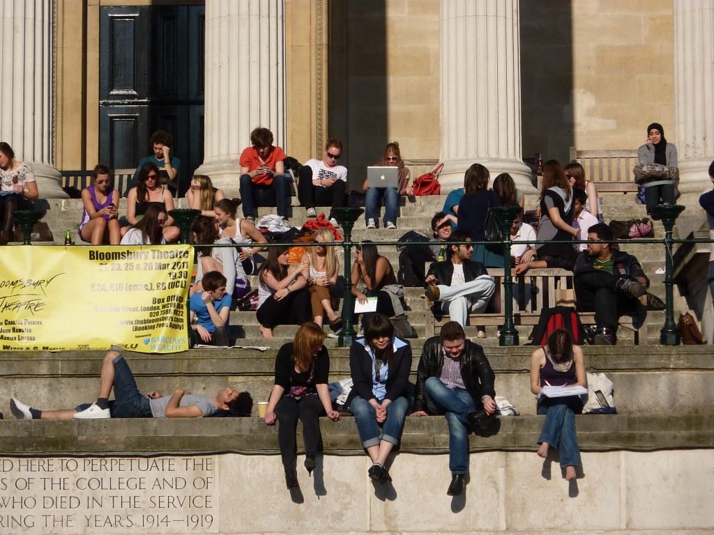 1024x768 UK (University College London). Março 2011