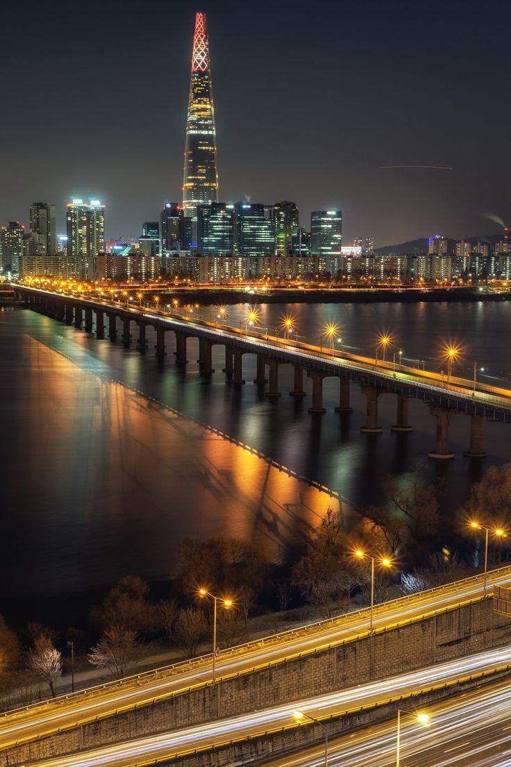 736x1103 Lotte Tower 4k Wallpaper Seoul Cityscape Bridge Night
