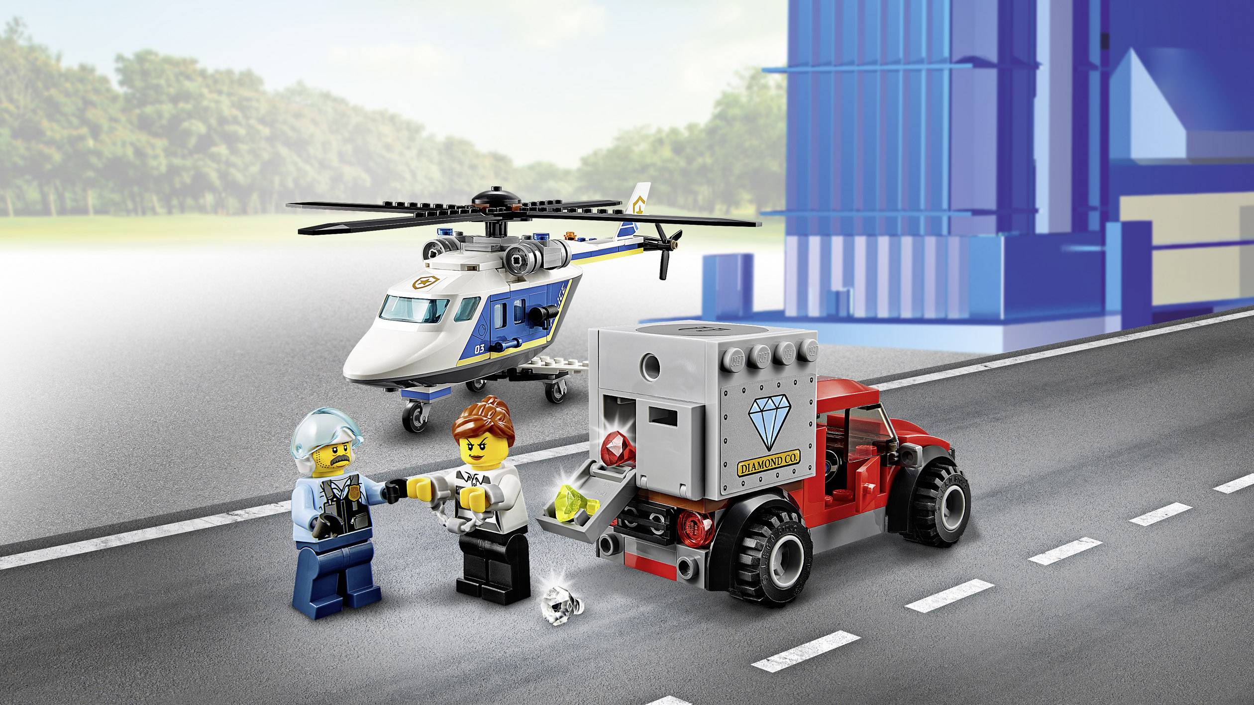 2520x1417 LEGO® CITY Chase with the police helicopter