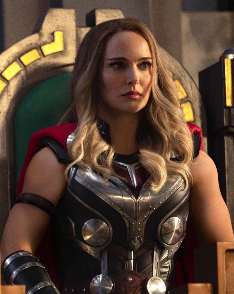 800x1002 New Thor 4 Photo Shows Natalie Portman & Tessa Thompson's Heroes Together