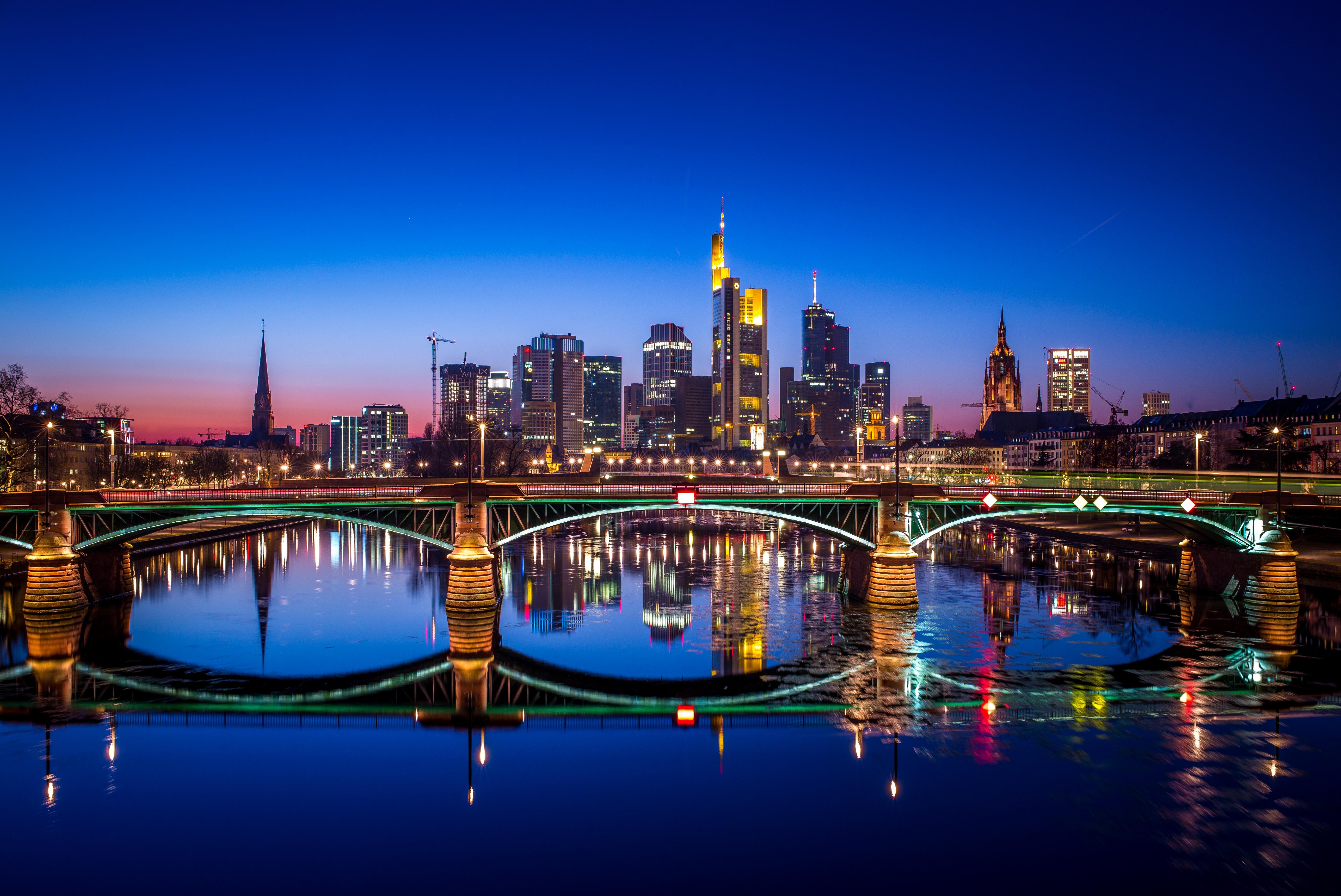 5582x3729 Frankfurt Nightscape 4K Ultra HD Wallpaperx3729