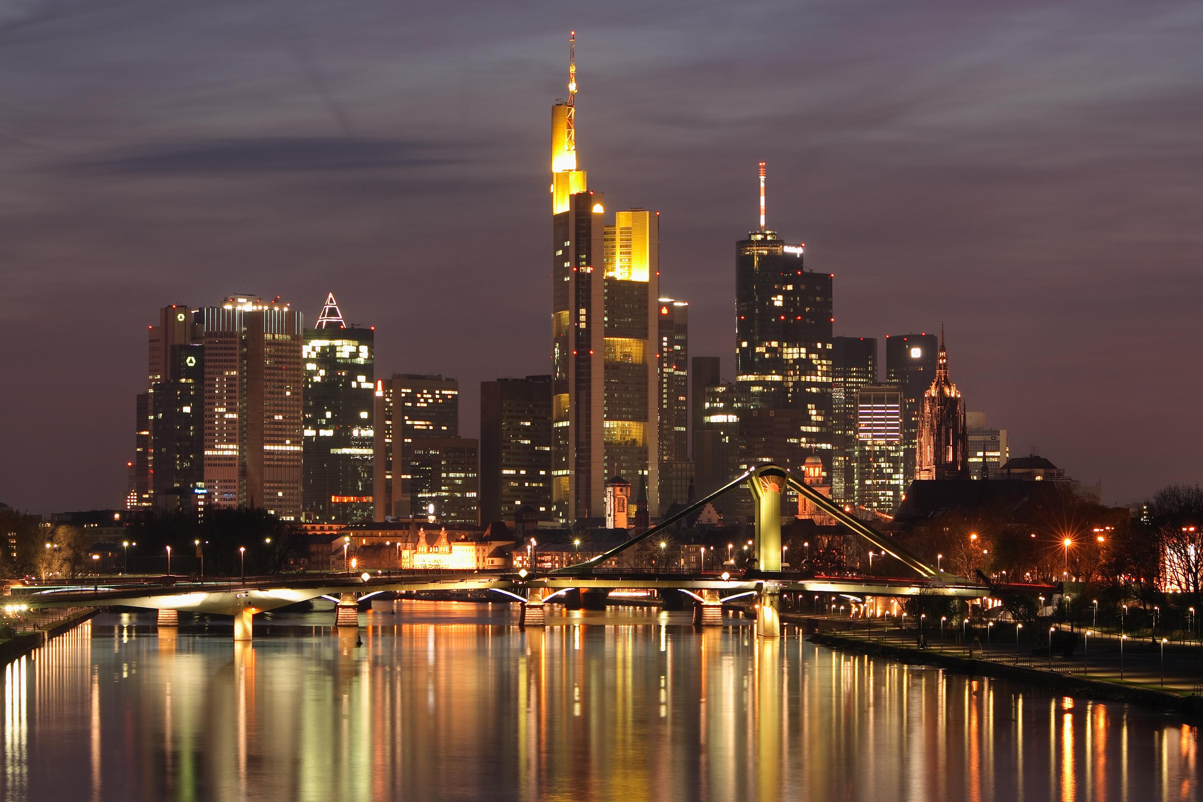 3888x2592 Skyline Frankfurt am