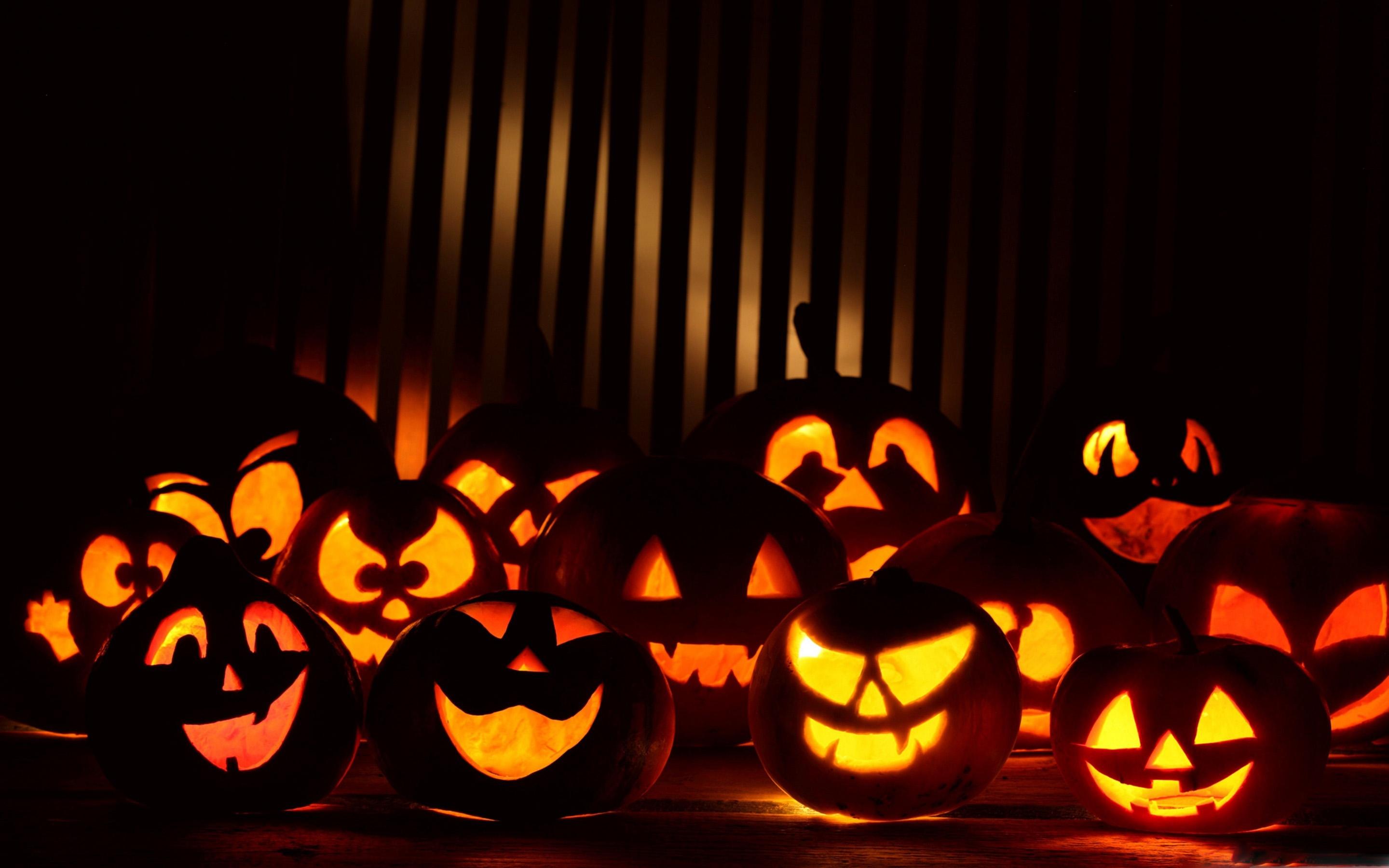 2880x1800 Halloween Pumpkins In The Dark Mac Wallpaper Download