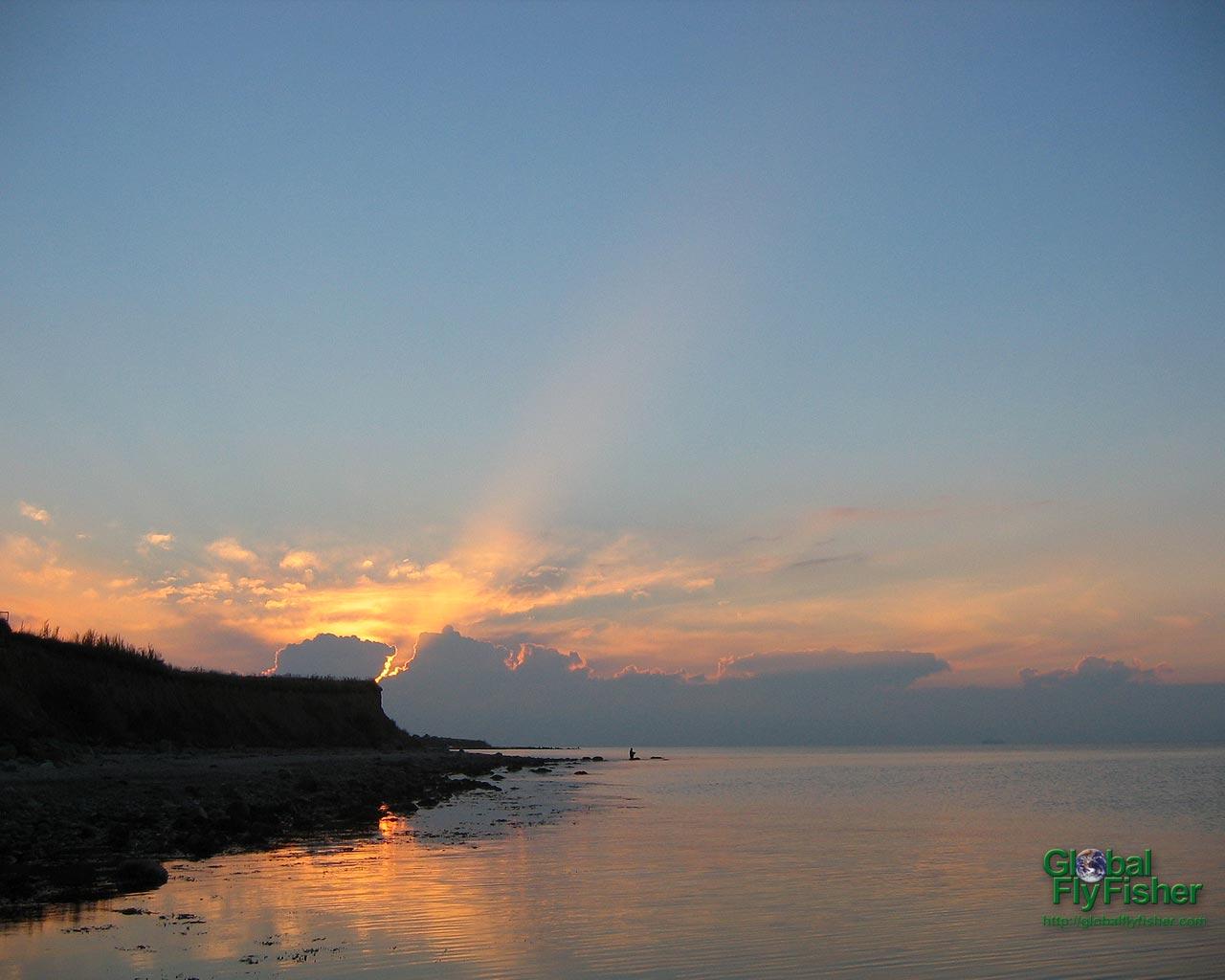 1280x1024 A nice October sunset over the Danish coast