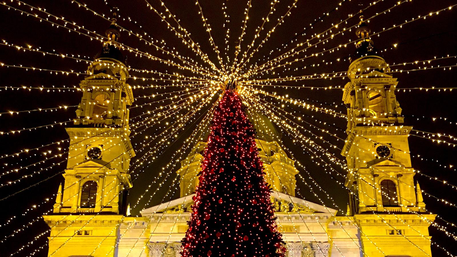 1600x900 Budapest Christmas Market by the St Stephen's Basilica
