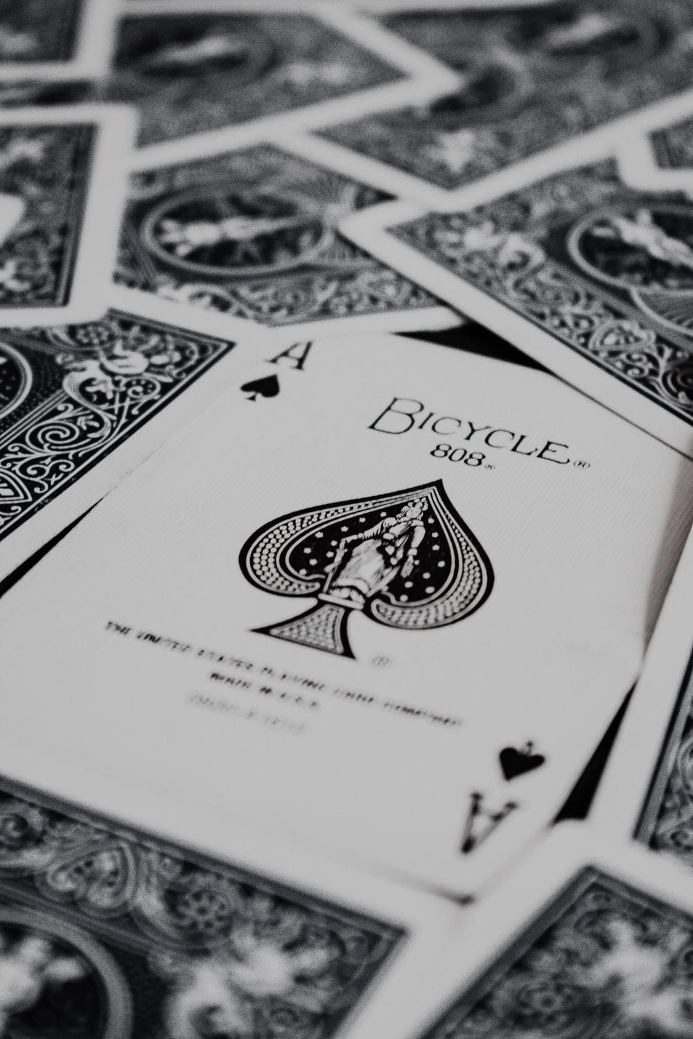 1000x1500 white and black playing cards photo