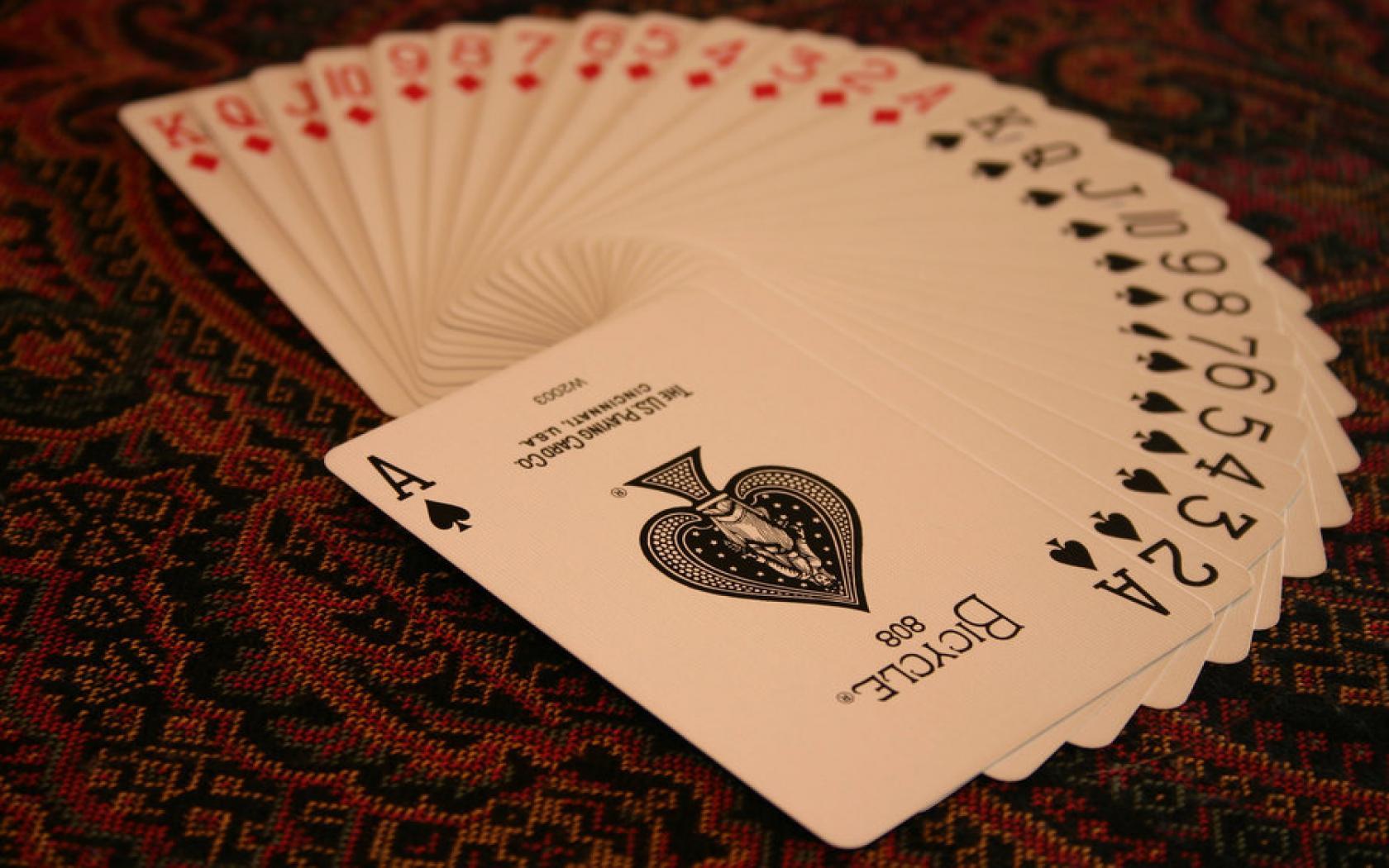 1680x1050 Bicycle Cards