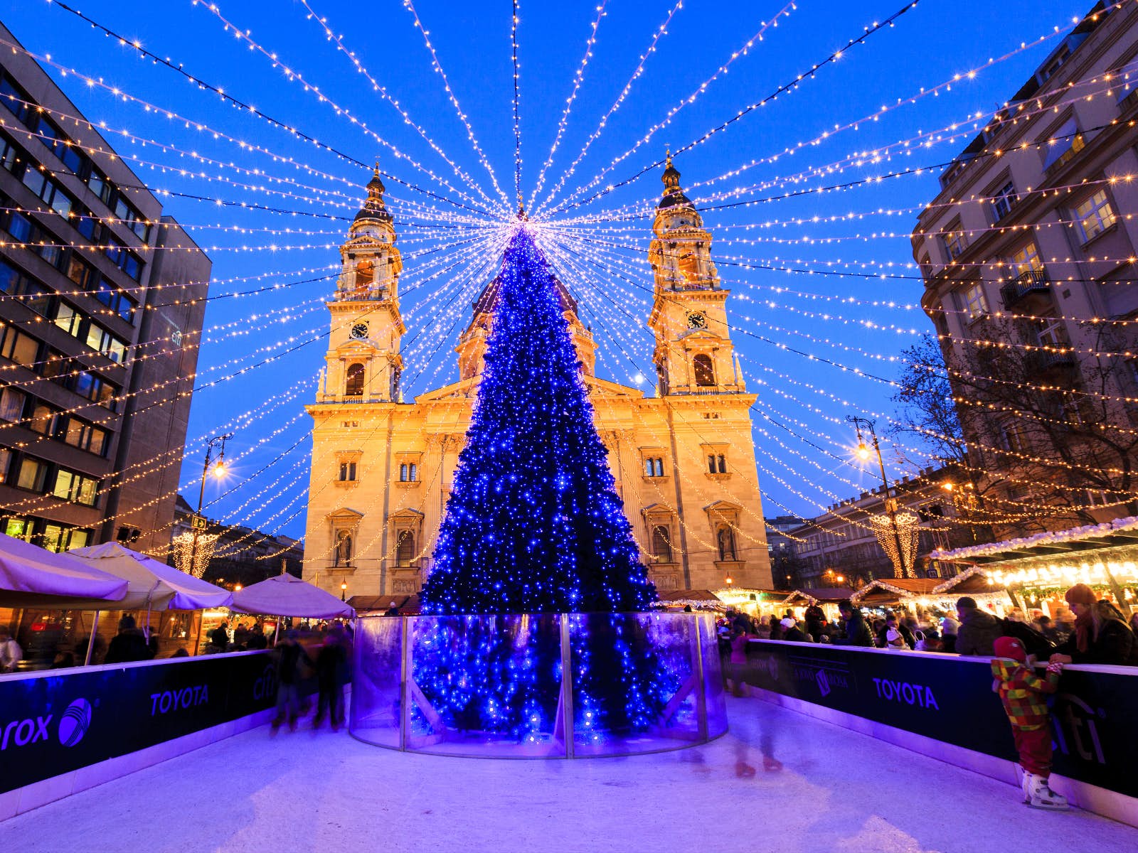 1600x1200 Best things to do in Budapest in December