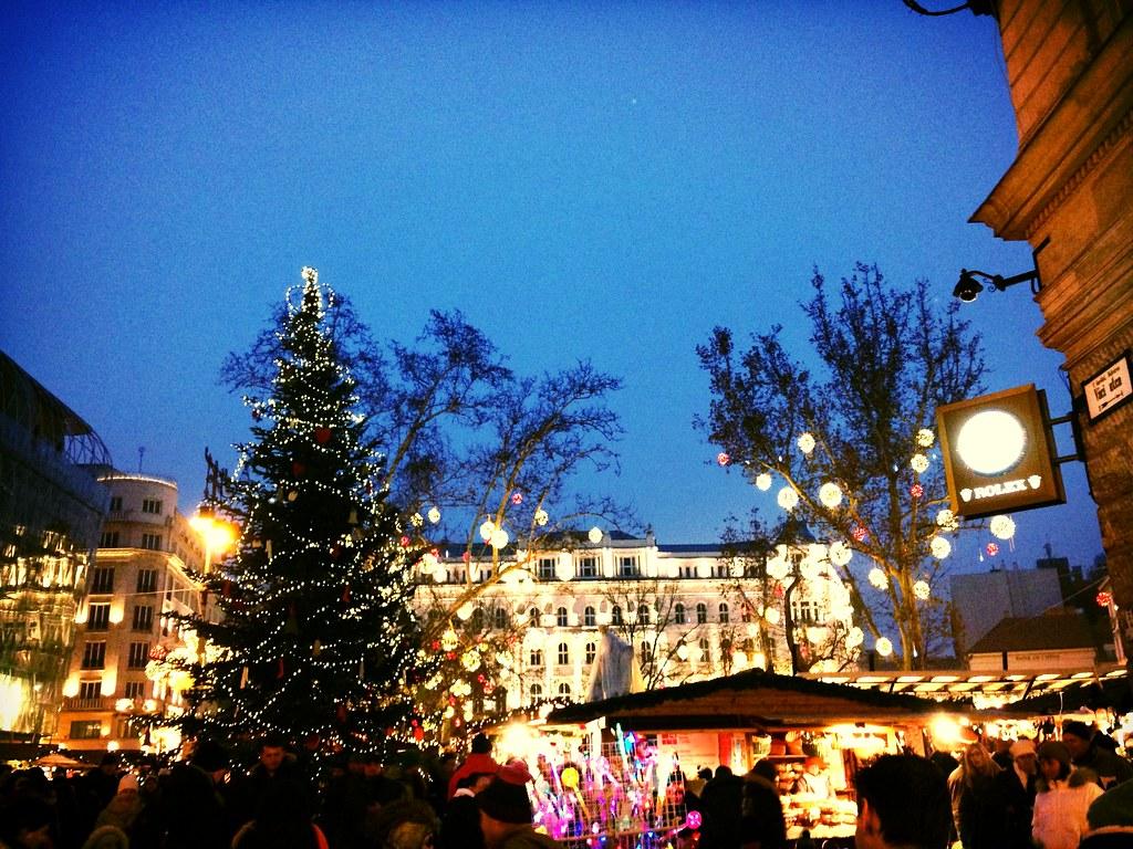 1024x768 Budapest Christmas market.7750° N, 122.4183° W