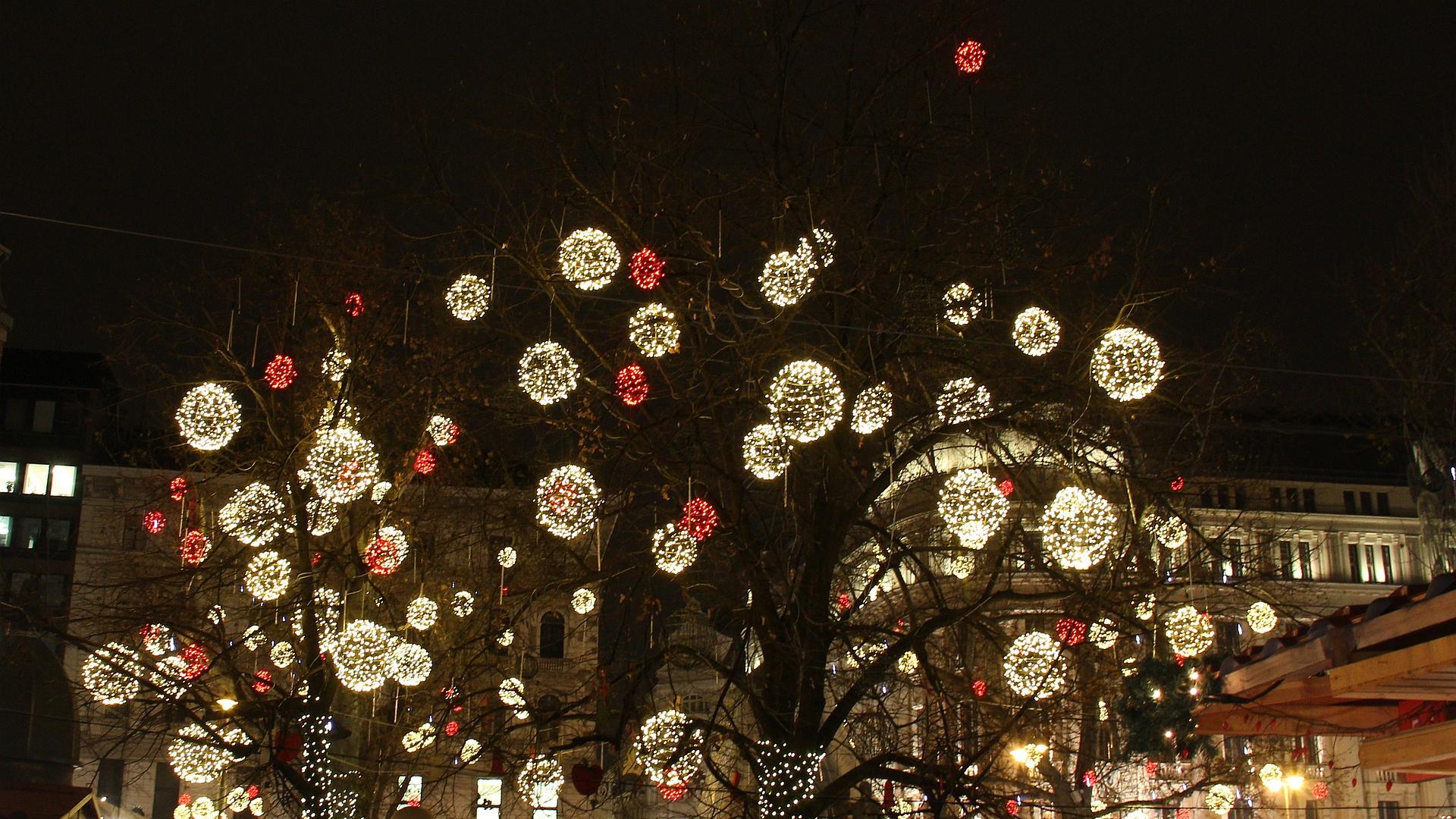 1920x1080 Christmas Markets Budapest Kempinski Hotel Corvinus