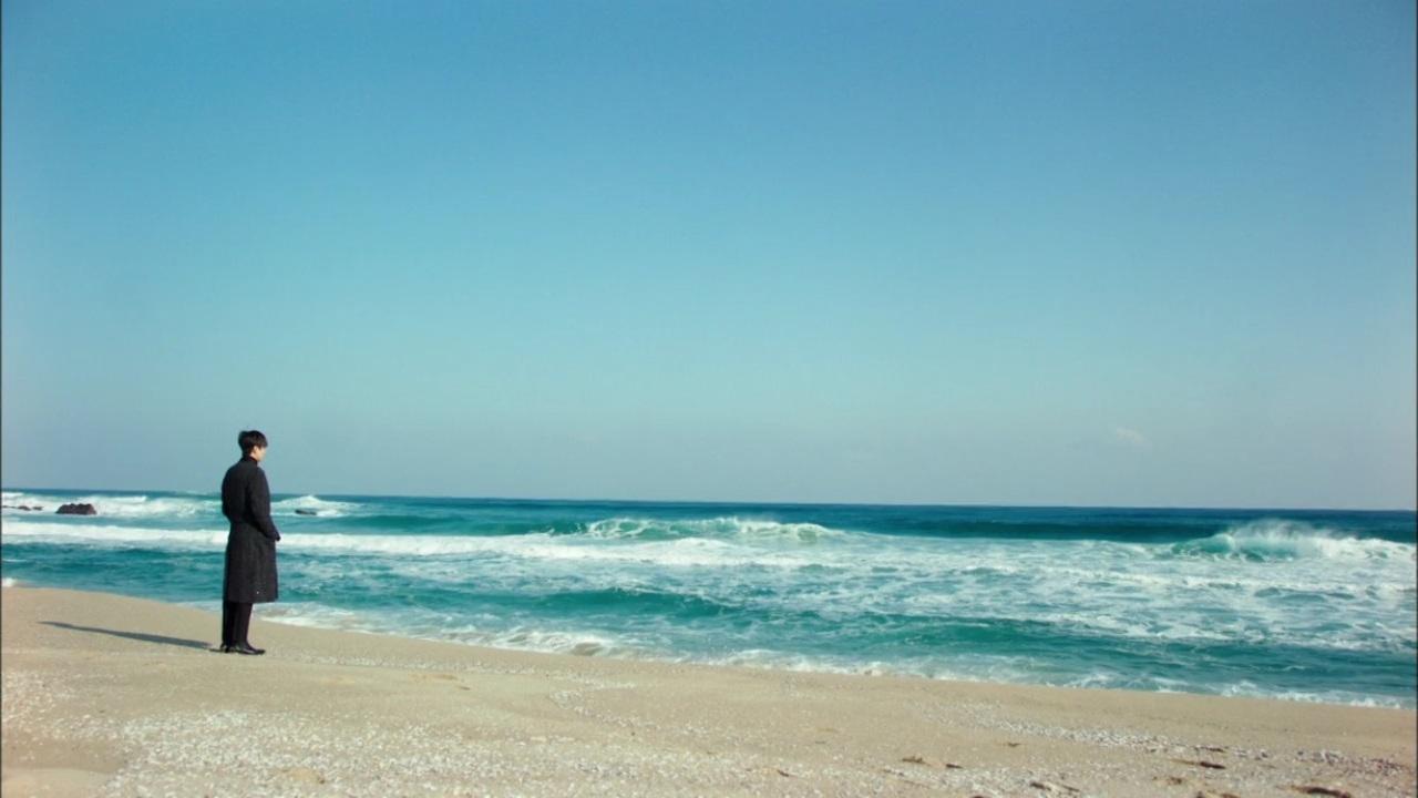 1280x720 Darl Blue See Wallpaper