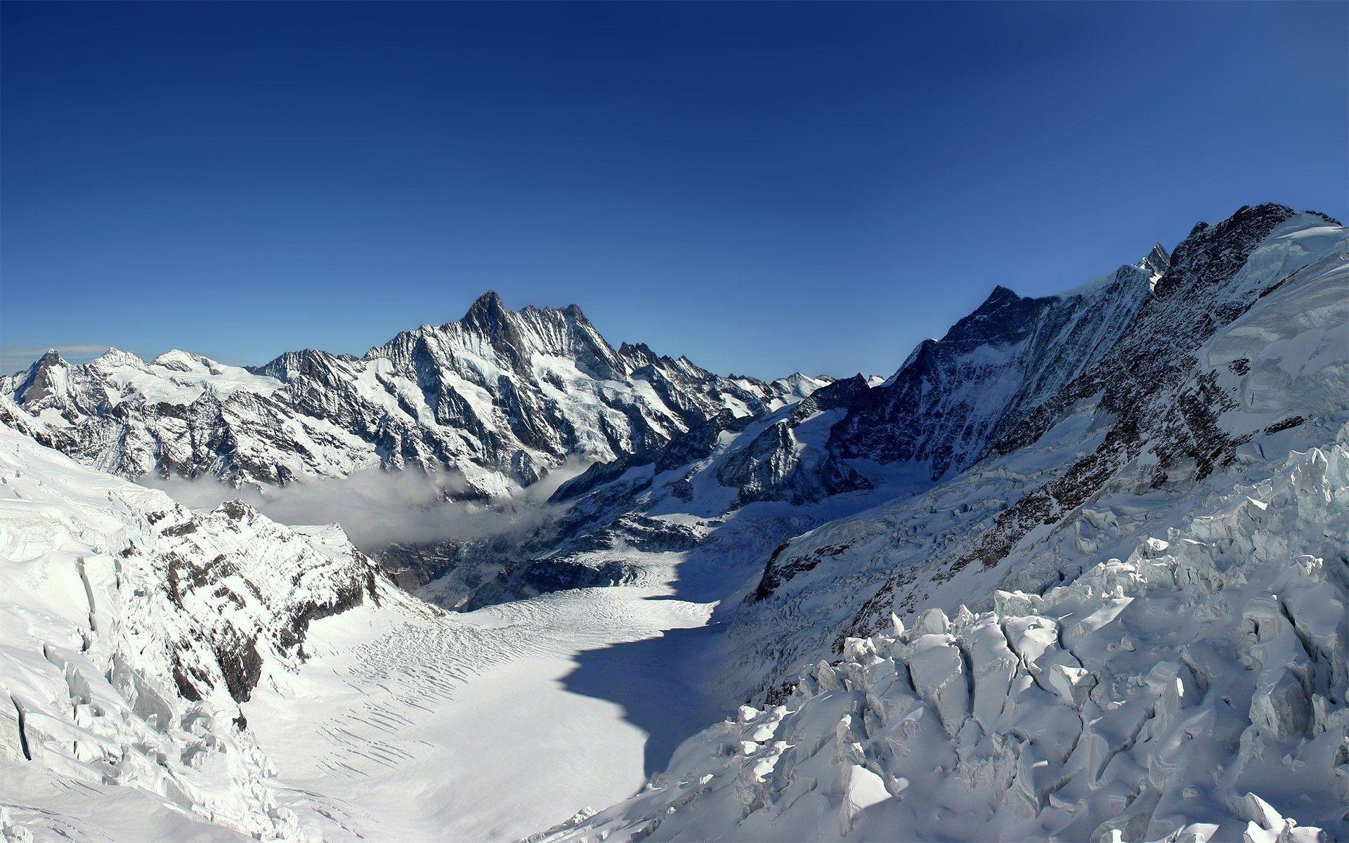 1920x1200 Amazing Snow Mountain Wallpaper PIC MCH039881